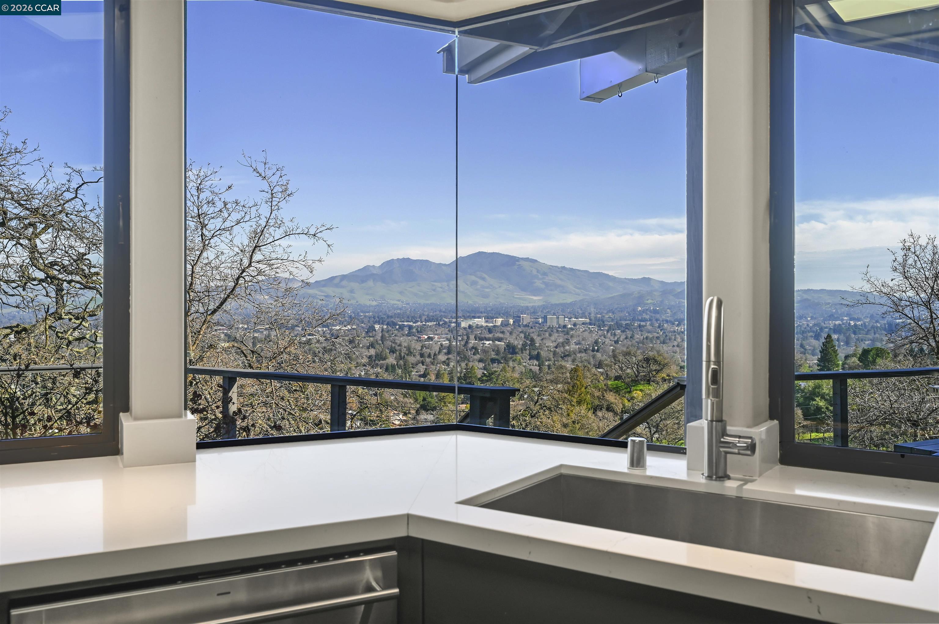 Detail Gallery Image 17 of 47 For 3284 Surmont Dr, Lafayette,  CA 94549 - 4 Beds | 3/1 Baths