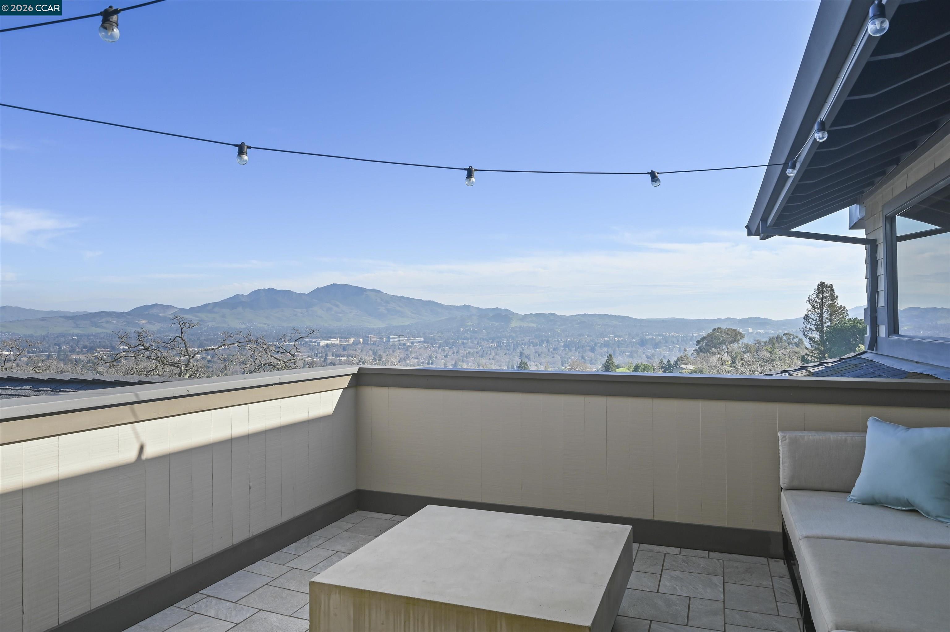 Detail Gallery Image 25 of 47 For 3284 Surmont Dr, Lafayette,  CA 94549 - 4 Beds | 3/1 Baths