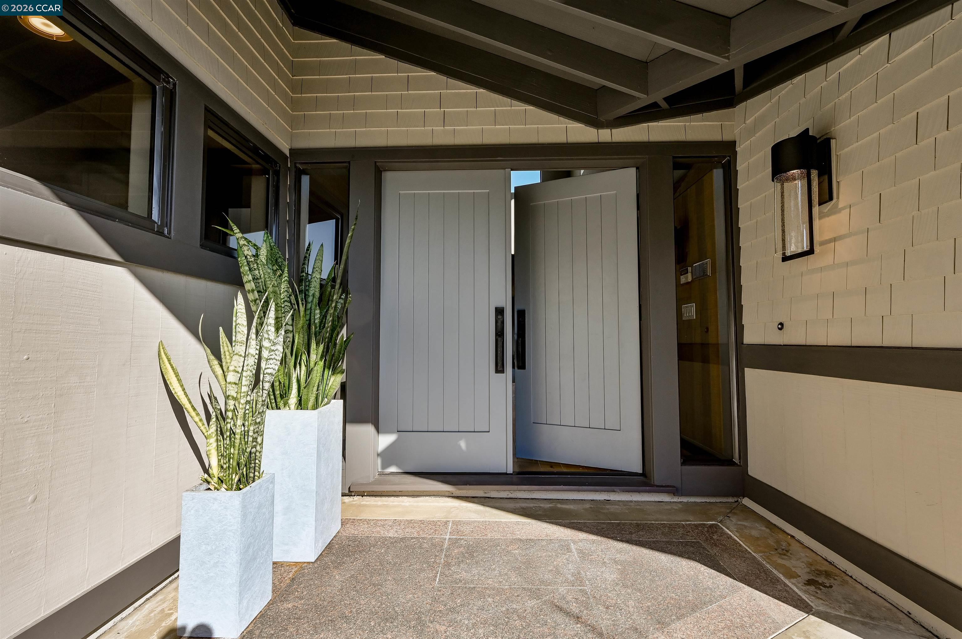 Detail Gallery Image 5 of 47 For 3284 Surmont Dr, Lafayette,  CA 94549 - 4 Beds | 3/1 Baths