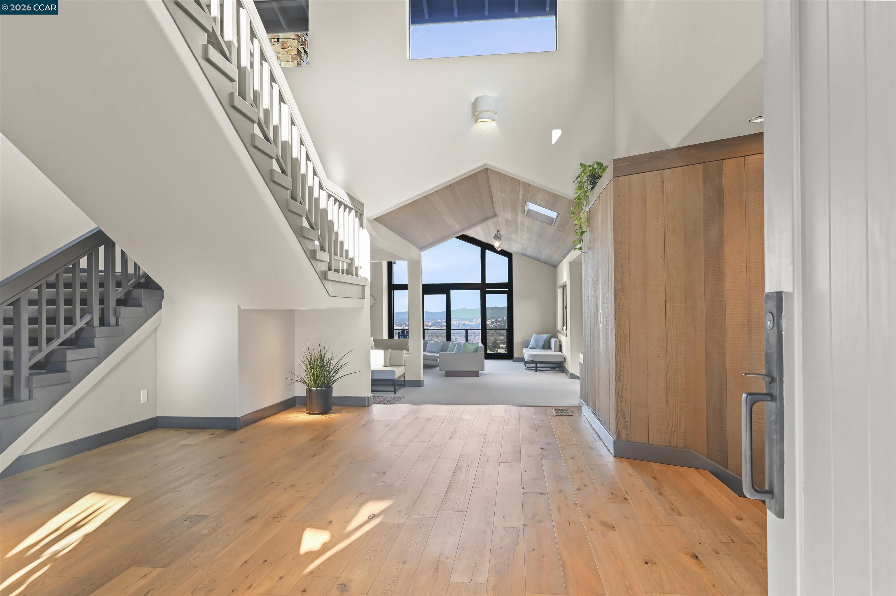 Detail Gallery Image 6 of 47 For 3284 Surmont Dr, Lafayette,  CA 94549 - 4 Beds | 3/1 Baths