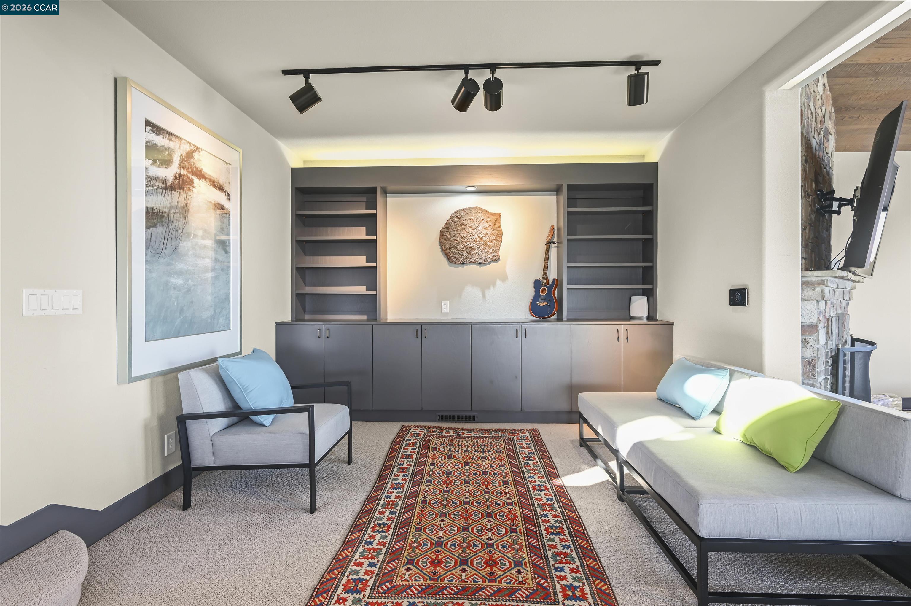 Detail Gallery Image 10 of 47 For 3284 Surmont Dr, Lafayette,  CA 94549 - 4 Beds | 3/1 Baths