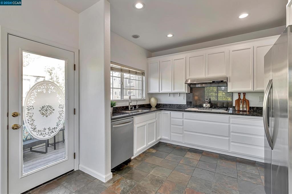 Detail Gallery Image 17 of 57 For 618 Palomino Dr, Pleasanton,  CA 94566 - 3 Beds | 2/1 Baths