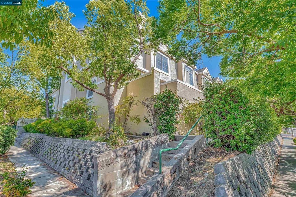 Detail Gallery Image 3 of 57 For 618 Palomino Dr, Pleasanton,  CA 94566 - 3 Beds | 2/1 Baths