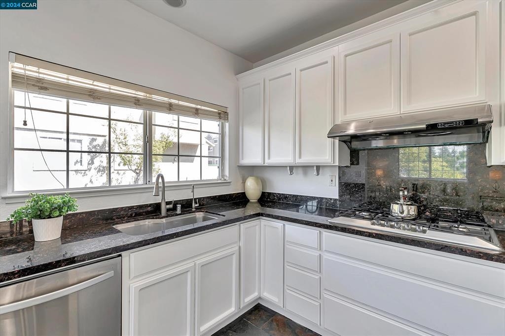 Detail Gallery Image 21 of 57 For 618 Palomino Dr, Pleasanton,  CA 94566 - 3 Beds | 2/1 Baths