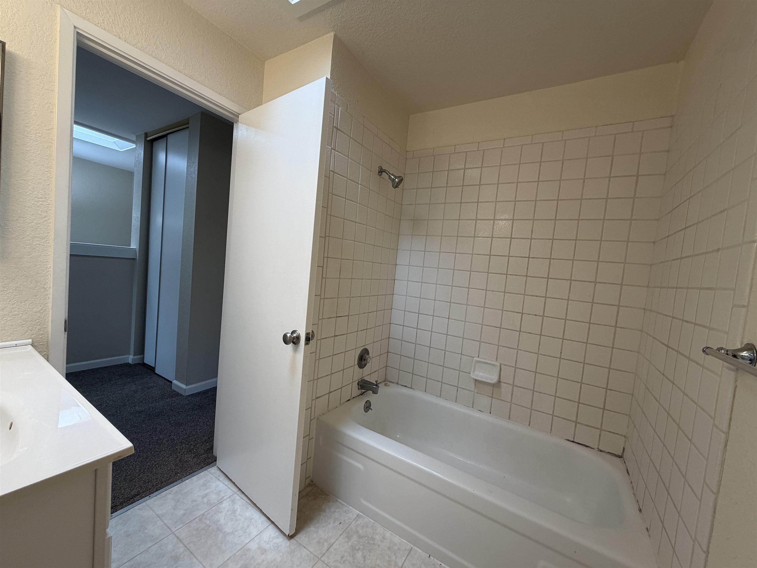 Detail Gallery Image 12 of 30 For 5143 Oakdale Ct, Pleasanton,  CA 94588 - 3 Beds | 2/1 Baths