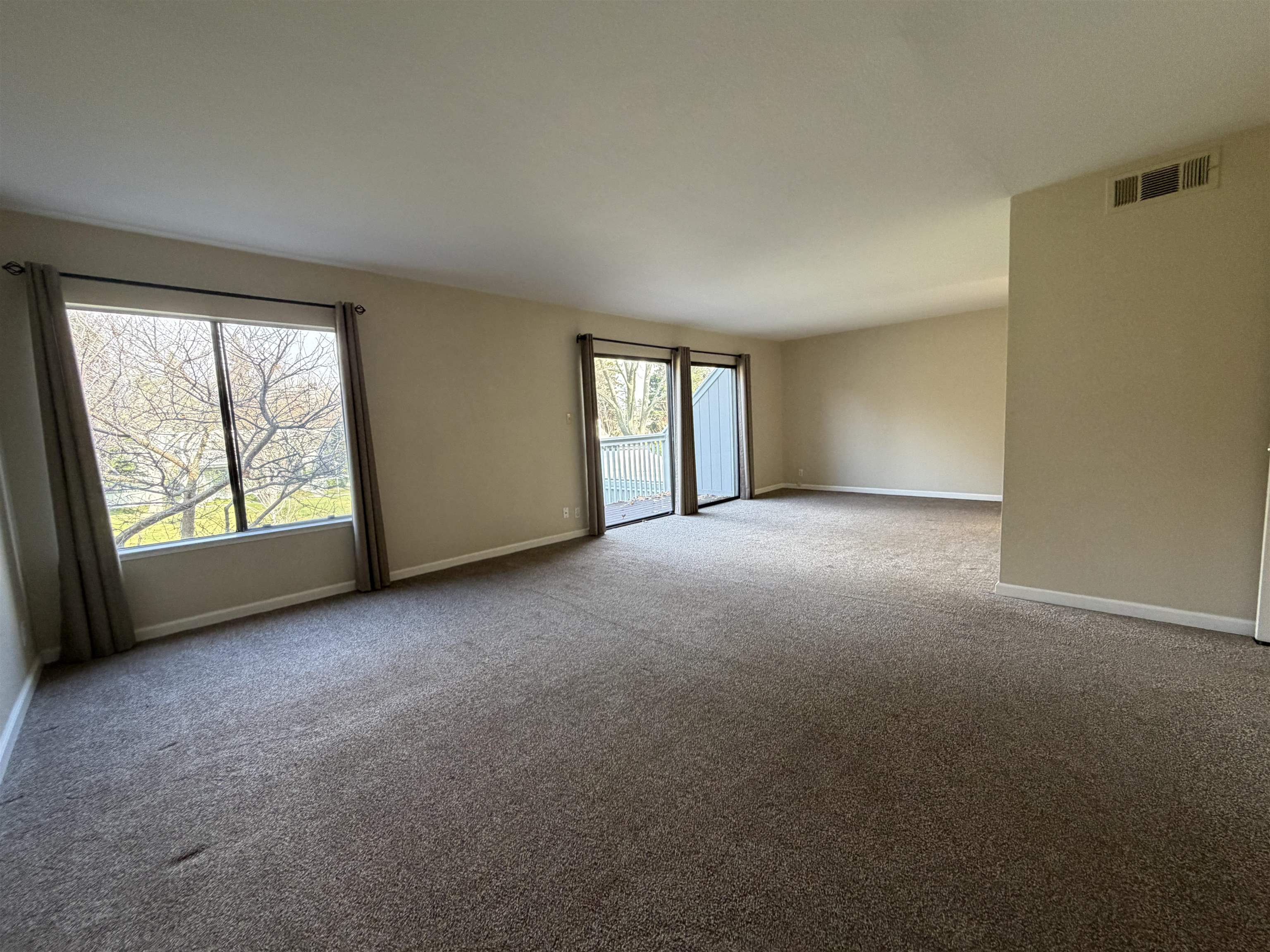 Detail Gallery Image 14 of 30 For 5143 Oakdale Ct, Pleasanton,  CA 94588 - 3 Beds | 2/1 Baths