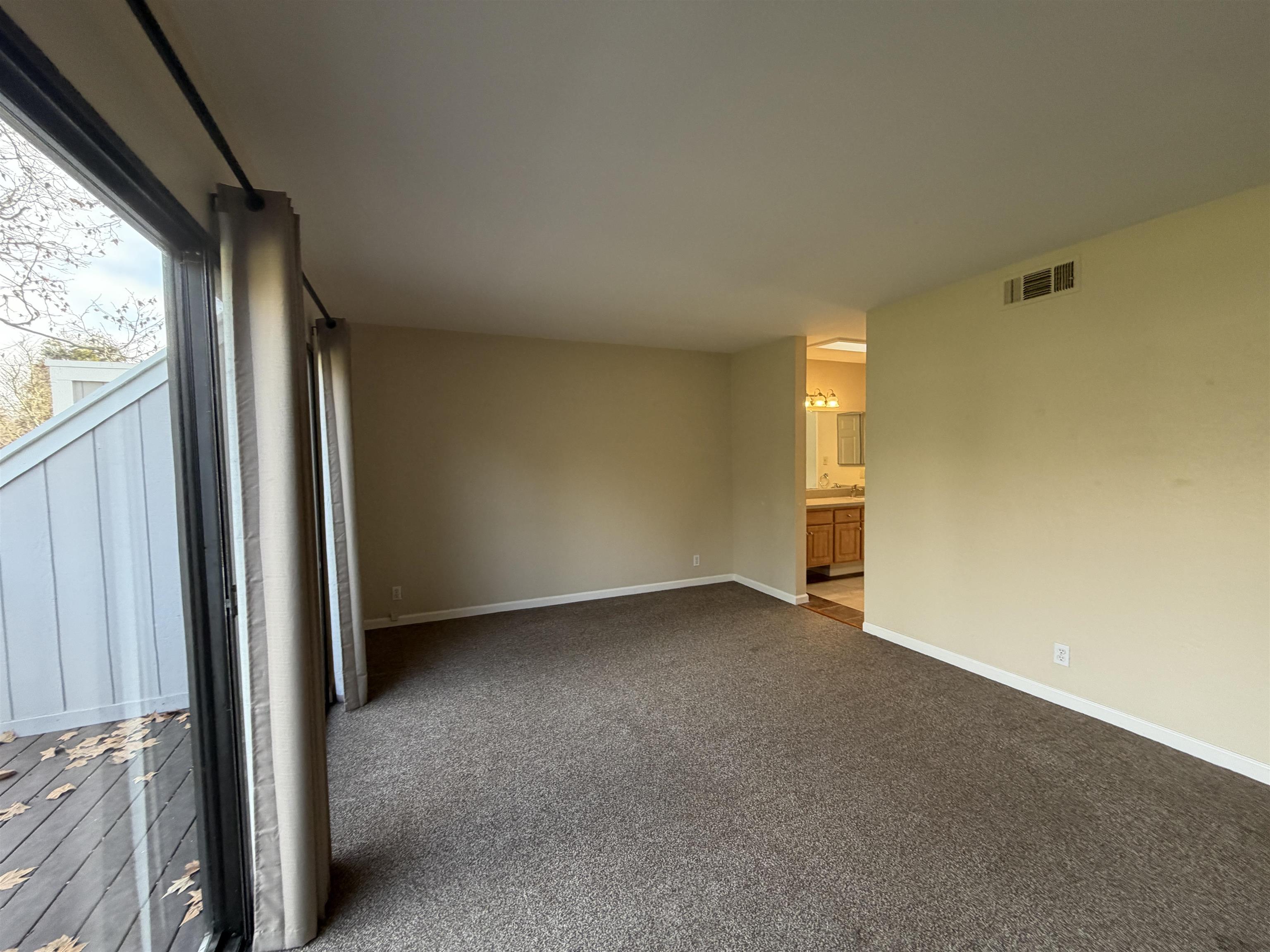 Detail Gallery Image 15 of 30 For 5143 Oakdale Ct, Pleasanton,  CA 94588 - 3 Beds | 2/1 Baths