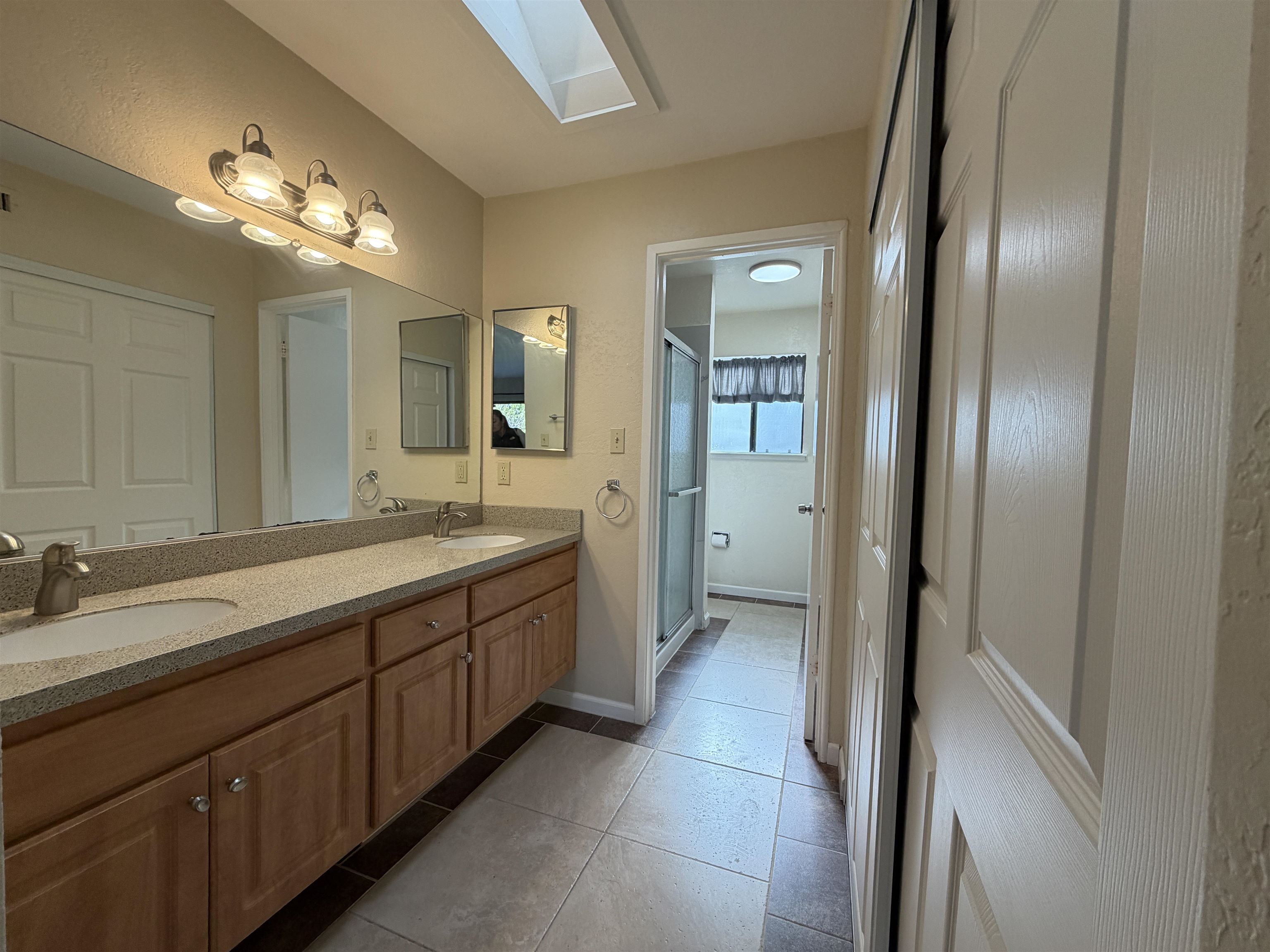 Detail Gallery Image 16 of 30 For 5143 Oakdale Ct, Pleasanton,  CA 94588 - 3 Beds | 2/1 Baths