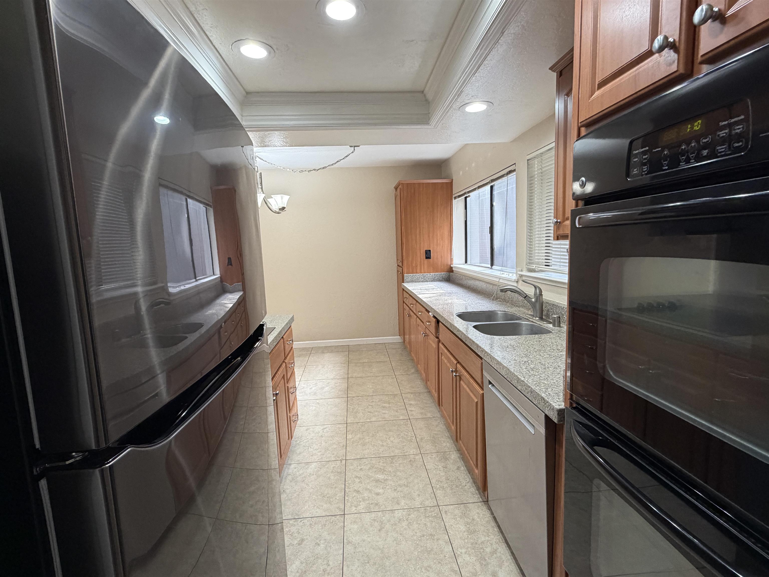 Detail Gallery Image 3 of 30 For 5143 Oakdale Ct, Pleasanton,  CA 94588 - 3 Beds | 2/1 Baths