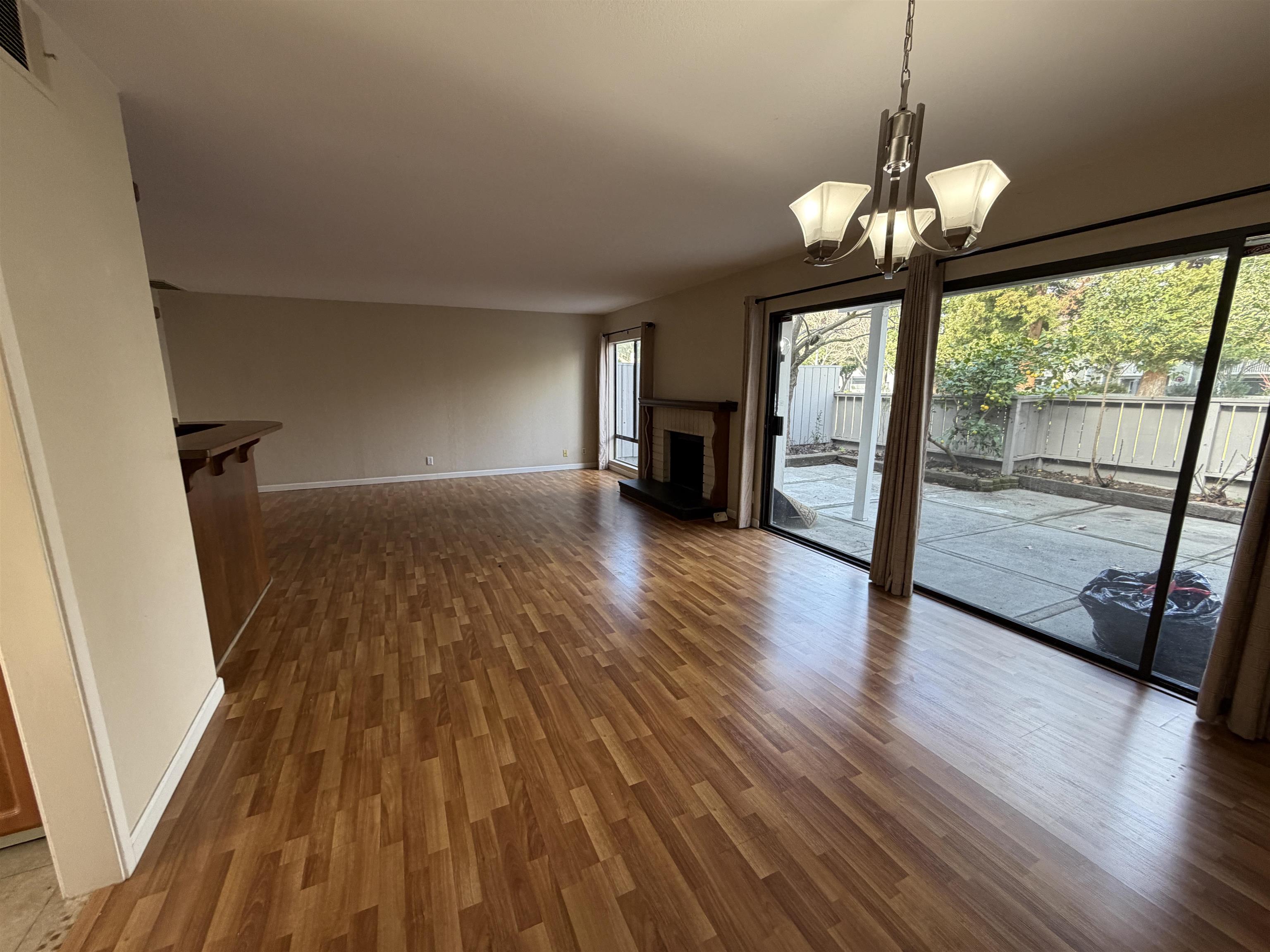 Detail Gallery Image 6 of 30 For 5143 Oakdale Ct, Pleasanton,  CA 94588 - 3 Beds | 2/1 Baths