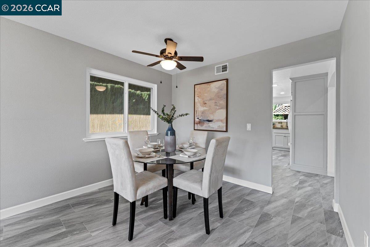 Detail Gallery Image 14 of 42 For 106 Oakmeade Ct, Vacaville,  CA 95687 - 3 Beds | 2 Baths