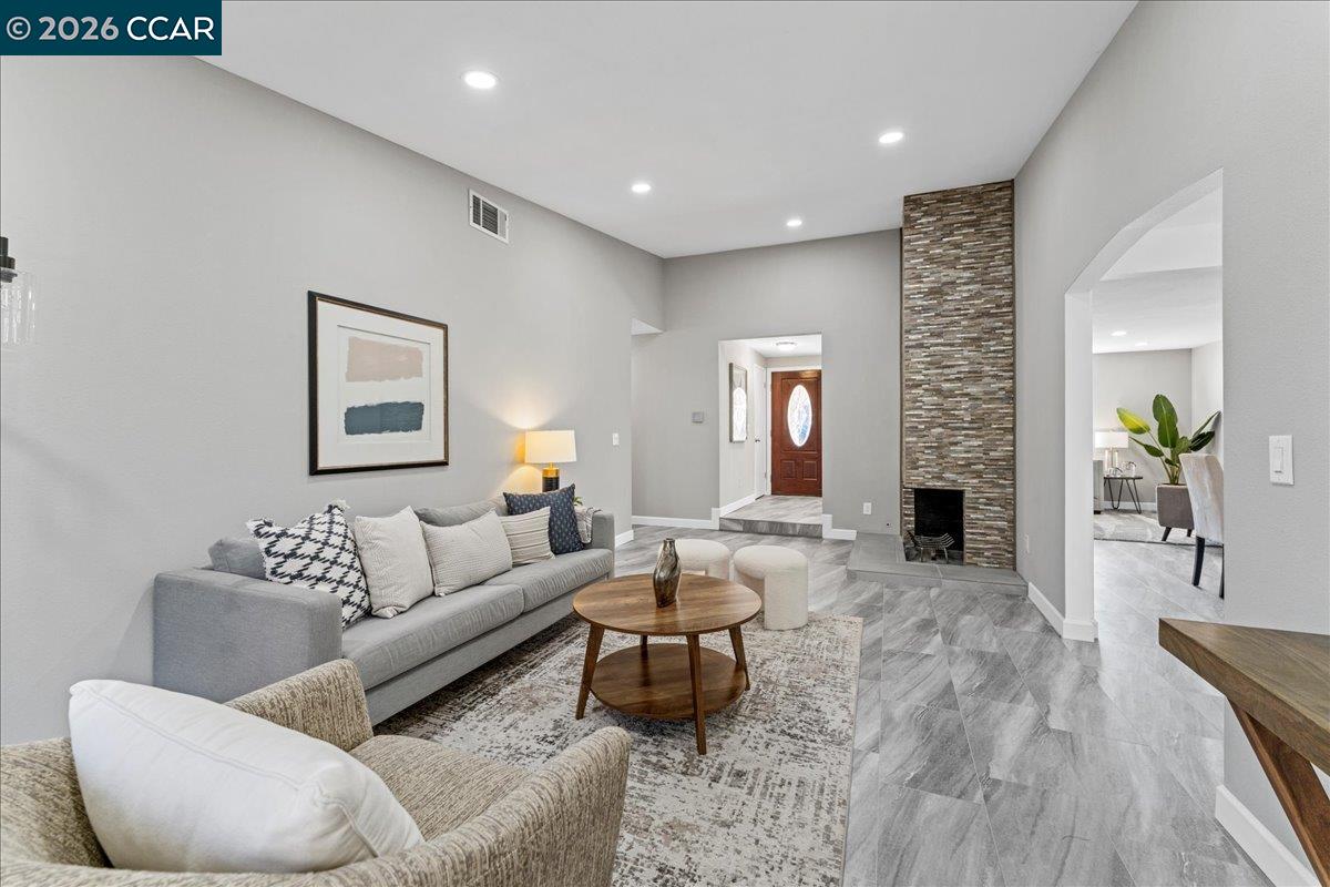 Detail Gallery Image 17 of 42 For 106 Oakmeade Ct, Vacaville,  CA 95687 - 3 Beds | 2 Baths