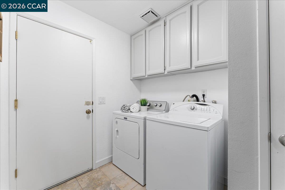 Detail Gallery Image 32 of 42 For 106 Oakmeade Ct, Vacaville,  CA 95687 - 3 Beds | 2 Baths