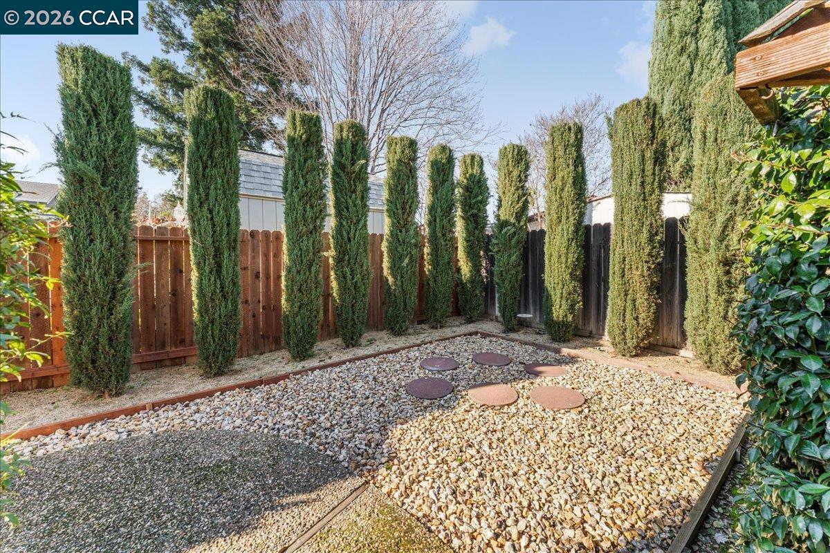 Detail Gallery Image 35 of 42 For 106 Oakmeade Ct, Vacaville,  CA 95687 - 3 Beds | 2 Baths