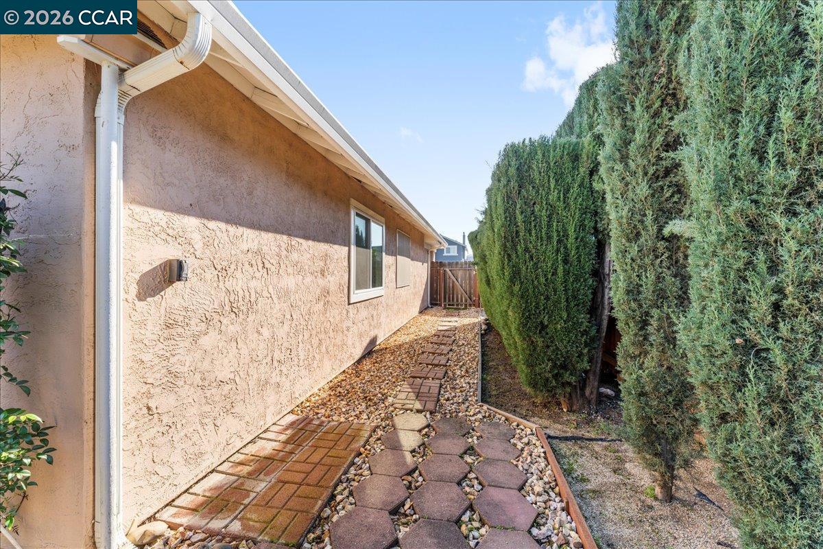 Detail Gallery Image 36 of 42 For 106 Oakmeade Ct, Vacaville,  CA 95687 - 3 Beds | 2 Baths