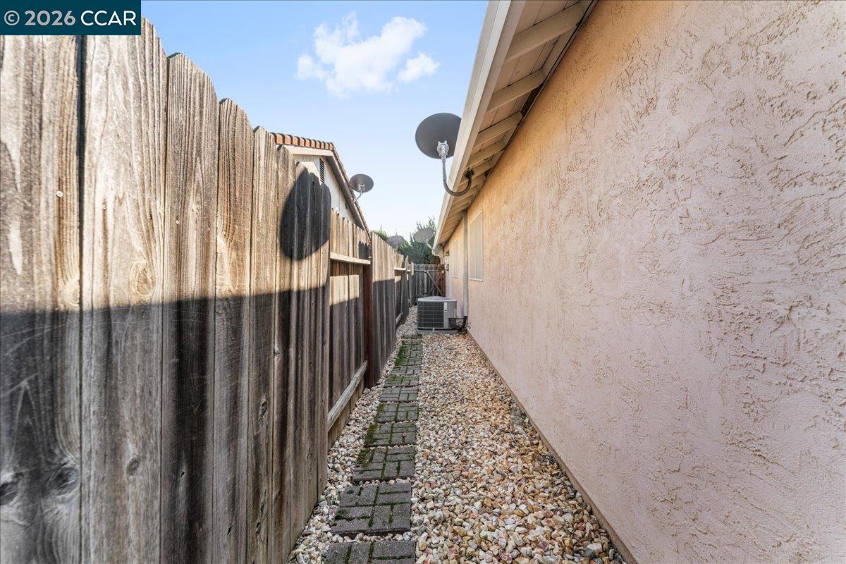 Detail Gallery Image 38 of 42 For 106 Oakmeade Ct, Vacaville,  CA 95687 - 3 Beds | 2 Baths