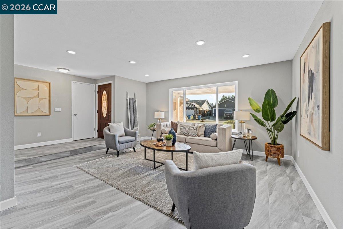 Detail Gallery Image 7 of 42 For 106 Oakmeade Ct, Vacaville,  CA 95687 - 3 Beds | 2 Baths