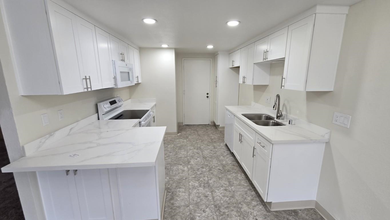 Detail Gallery Image 13 of 15 For 25321 Ironwood Ct, Hayward,  CA 94545 - 3 Beds | 2/1 Baths