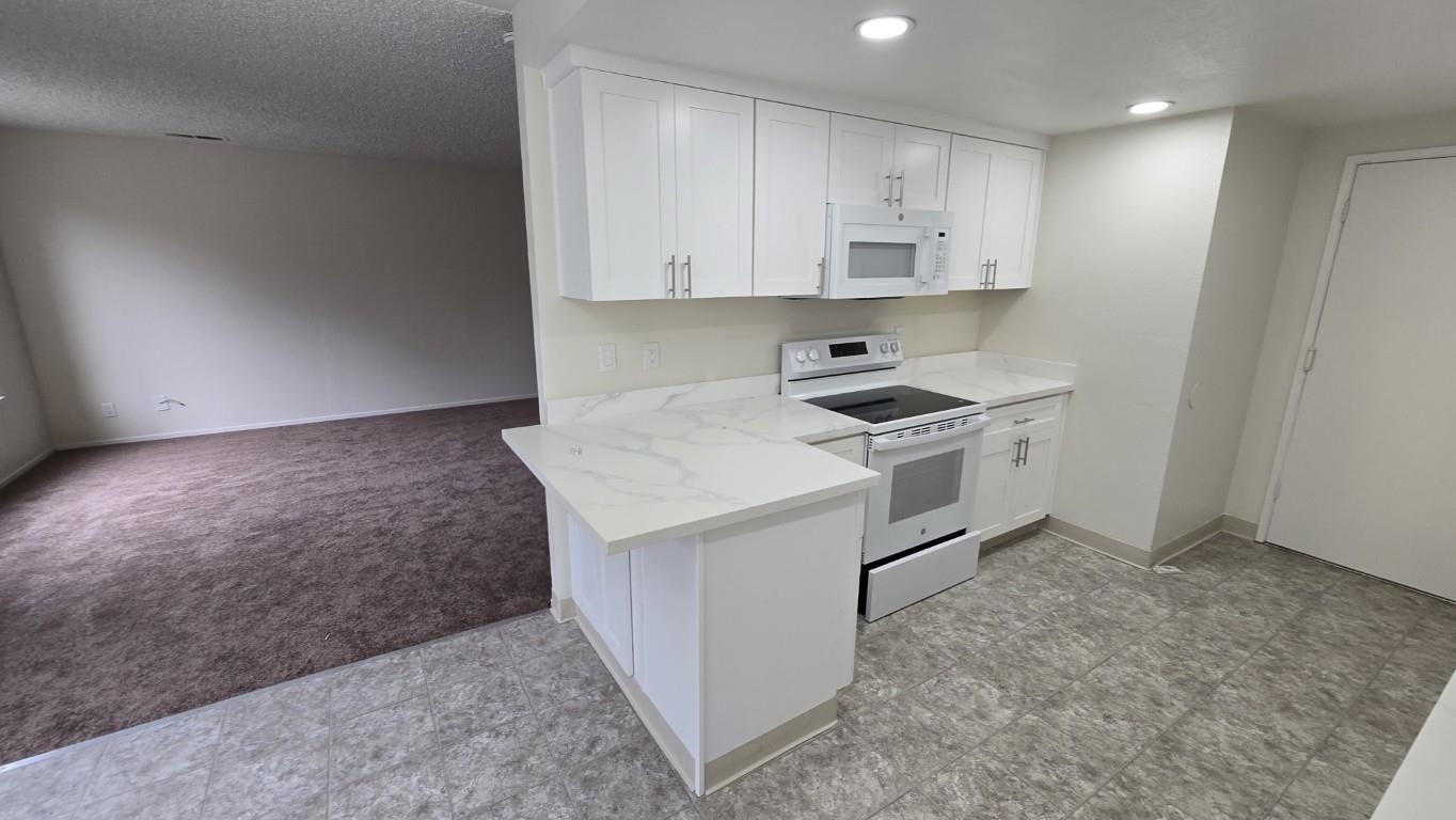 Detail Gallery Image 14 of 15 For 25321 Ironwood Ct, Hayward,  CA 94545 - 3 Beds | 2/1 Baths