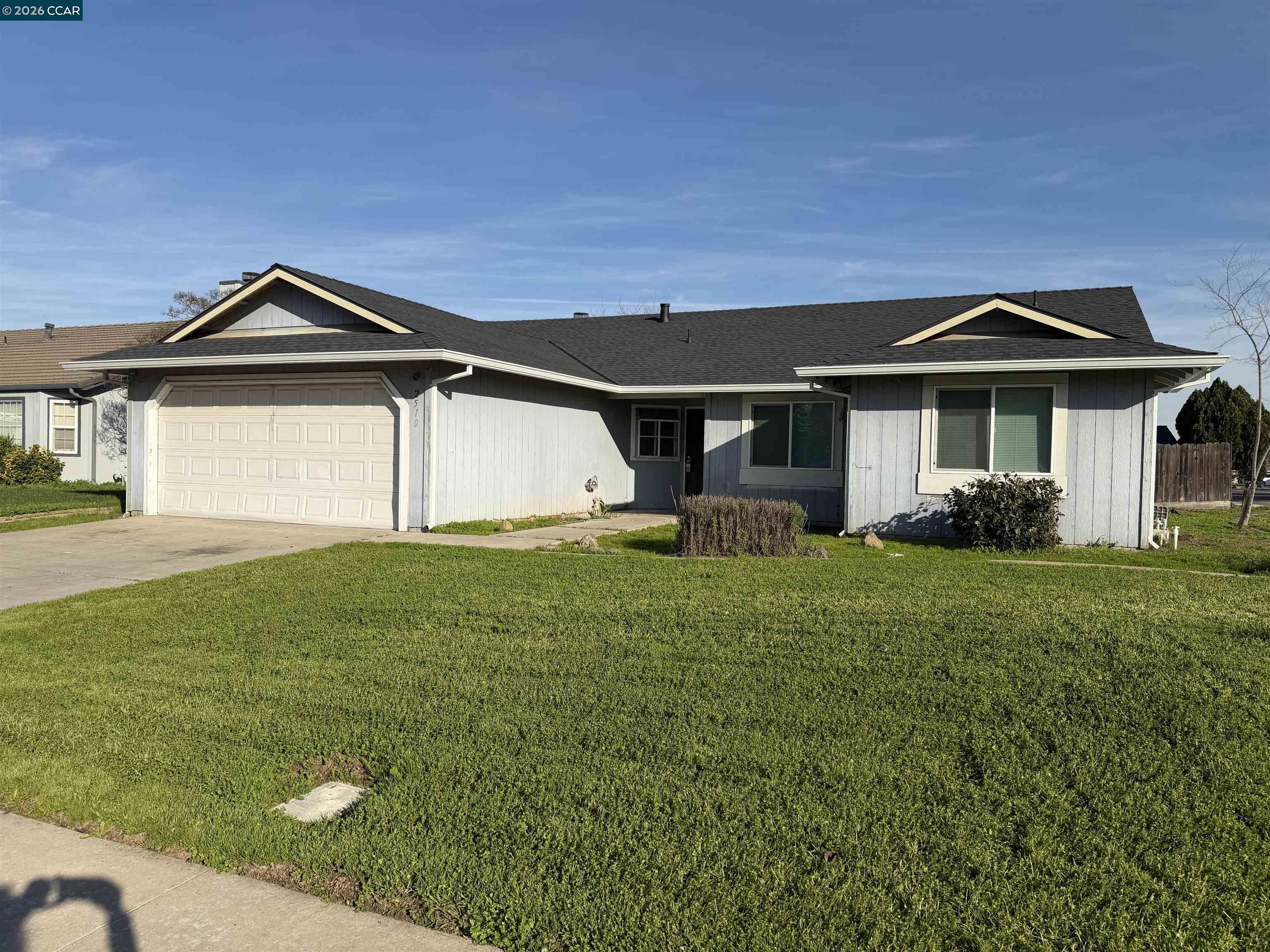 Detail Gallery Image 2 of 15 For 2510 Peppertree Dr, Merced,  CA 95348 - 3 Beds | 2 Baths