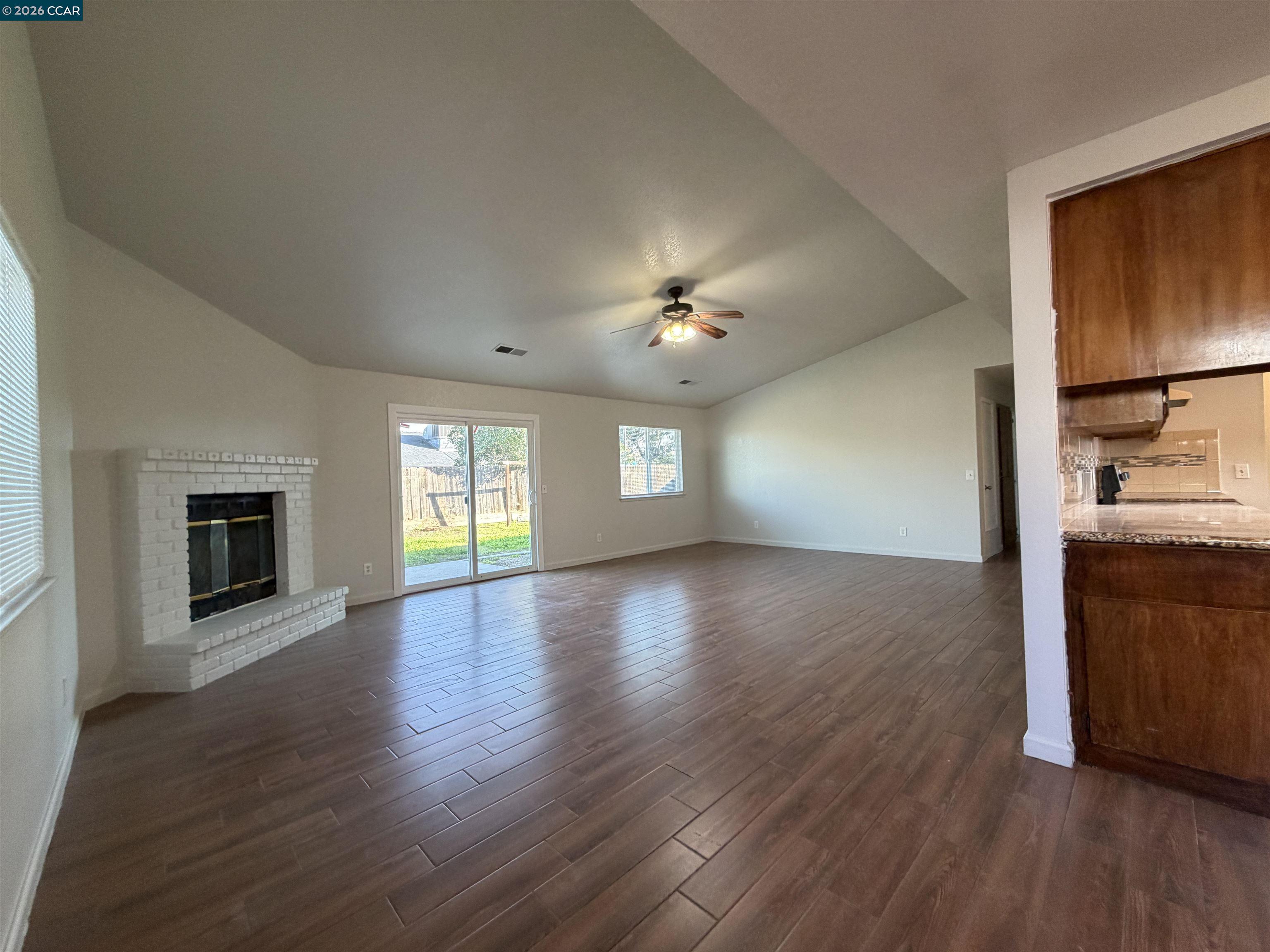 Detail Gallery Image 4 of 15 For 2510 Peppertree Dr, Merced,  CA 95348 - 3 Beds | 2 Baths