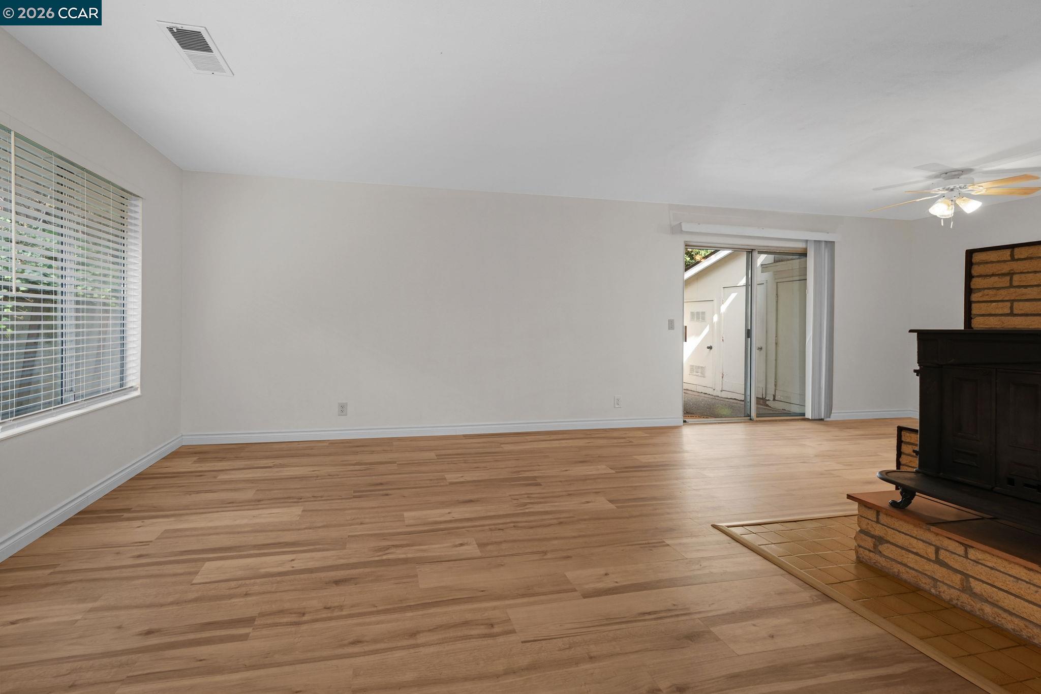 Detail Gallery Image 7 of 28 For 412 Carrillo Ct., San Ramon,  CA 94583 - 2 Beds | 1 Baths