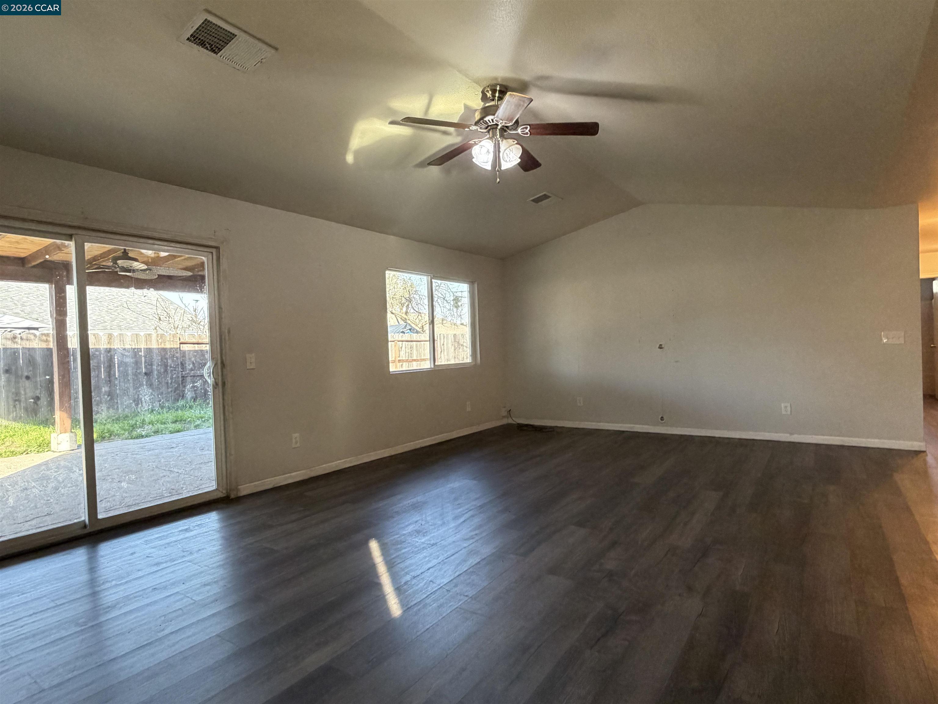 Detail Gallery Image 8 of 23 For 2406 White Birch Dr, Merced,  CA 95348 - 3 Beds | 2 Baths