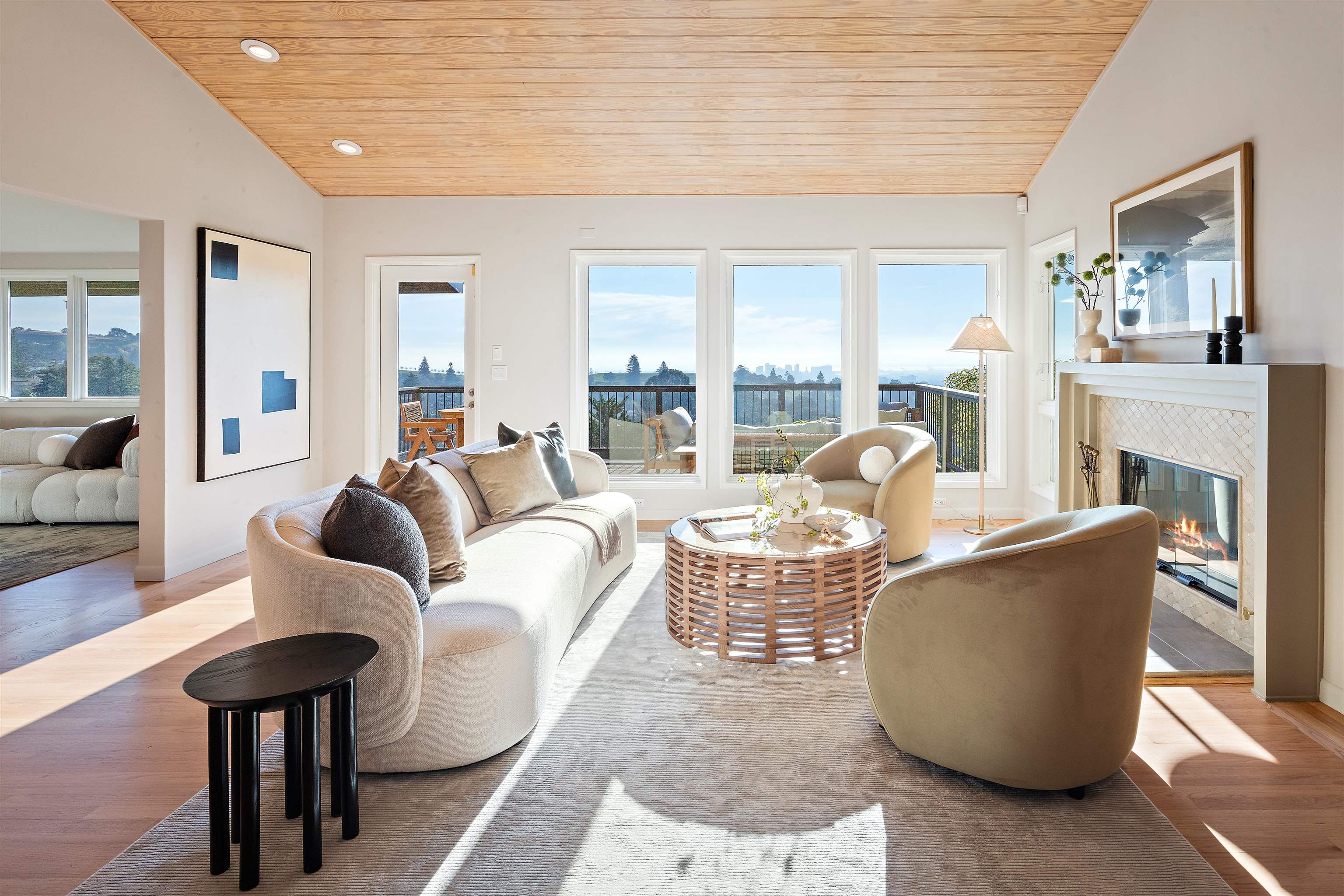 Detail Gallery Image 11 of 60 For 6189 Contra Costa Road, Oakland,  CA 94618 - 5 Beds | 4/1 Baths