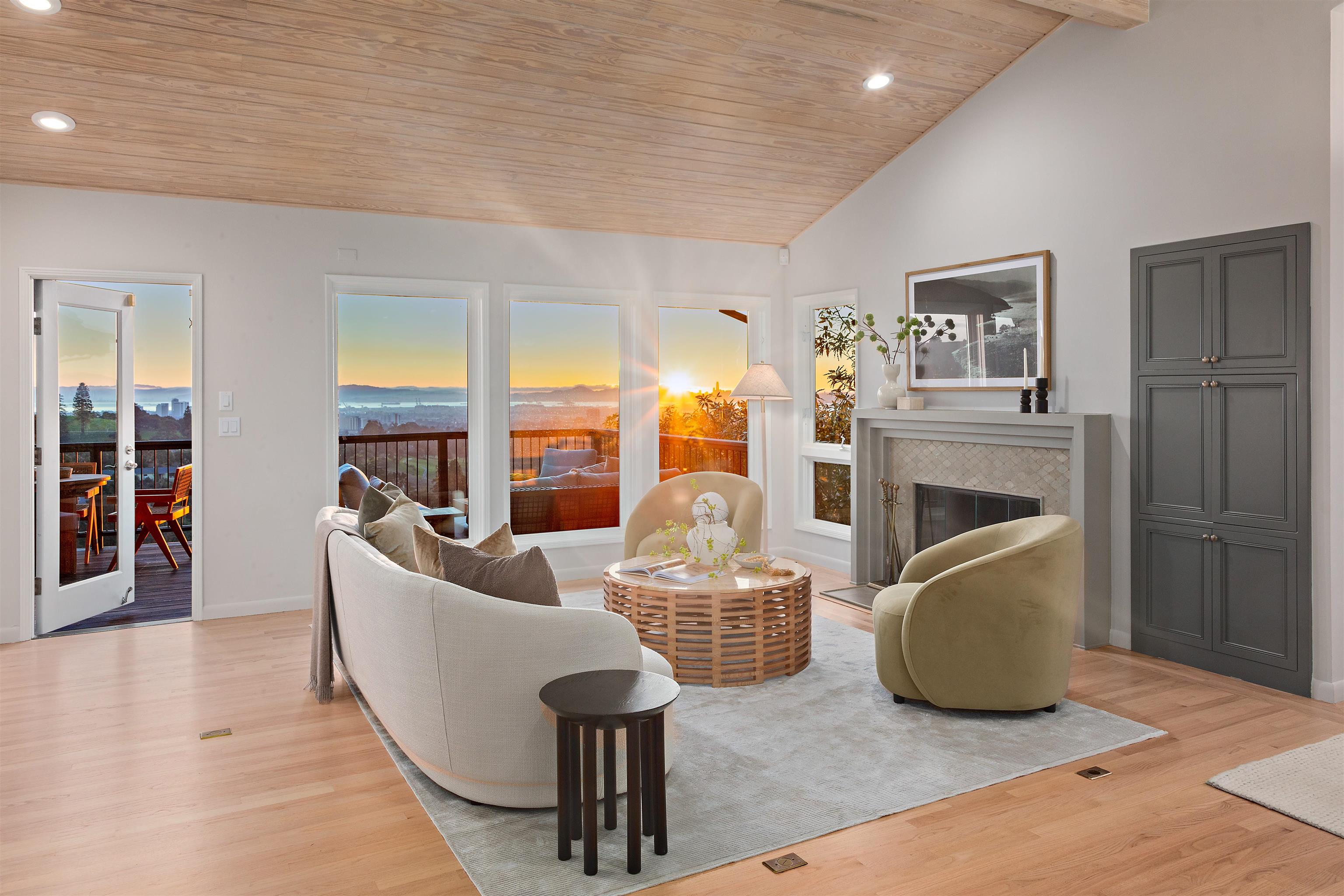 Detail Gallery Image 17 of 60 For 6189 Contra Costa Road, Oakland,  CA 94618 - 5 Beds | 4/1 Baths