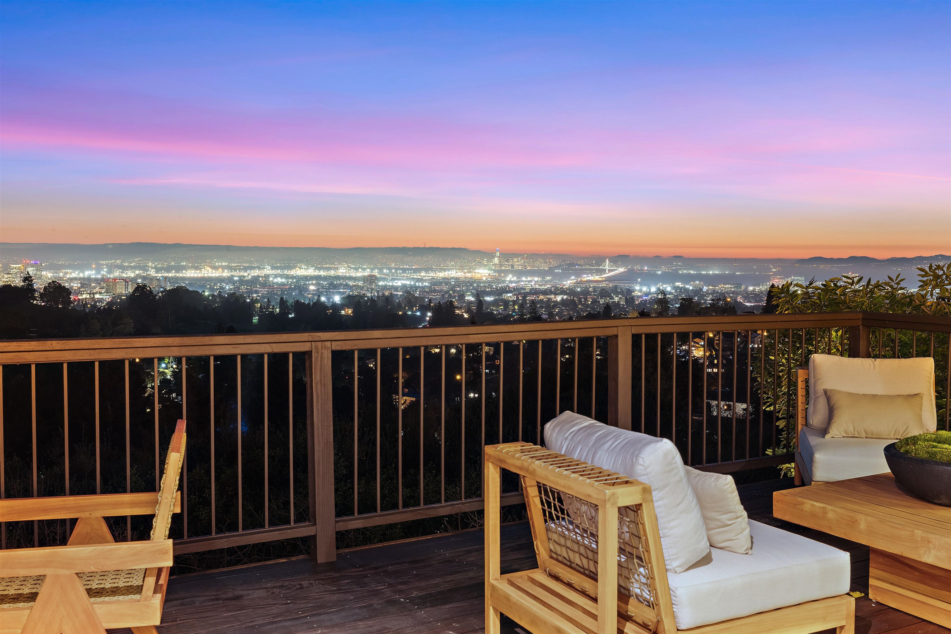 Detail Gallery Image 22 of 60 For 6189 Contra Costa Road, Oakland,  CA 94618 - 5 Beds | 4/1 Baths