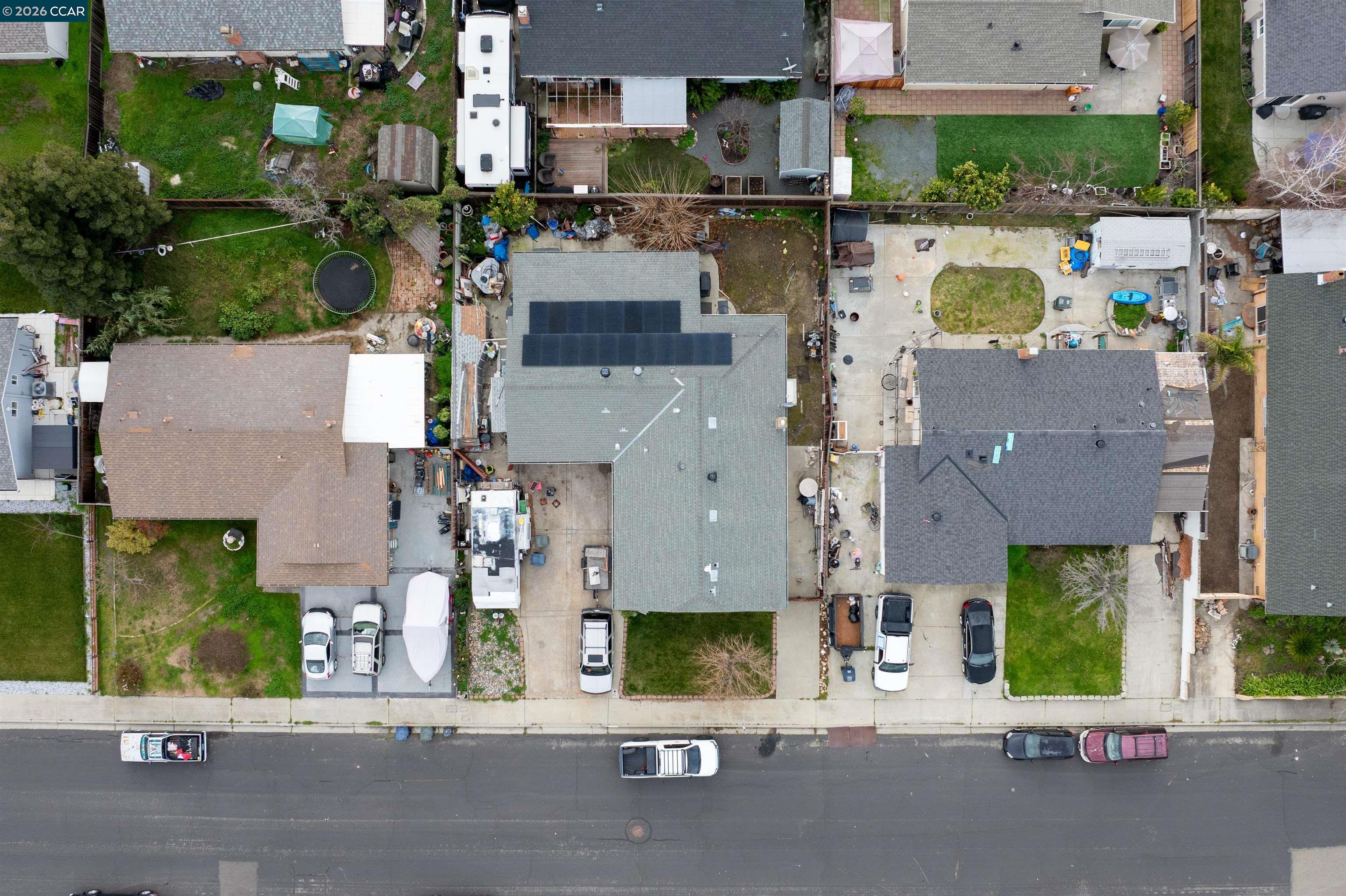 Detail Gallery Image 3 of 5 For 5833 Singing Hills Ave, Livermore,  CA 94551 - 4 Beds | 1/1 Baths