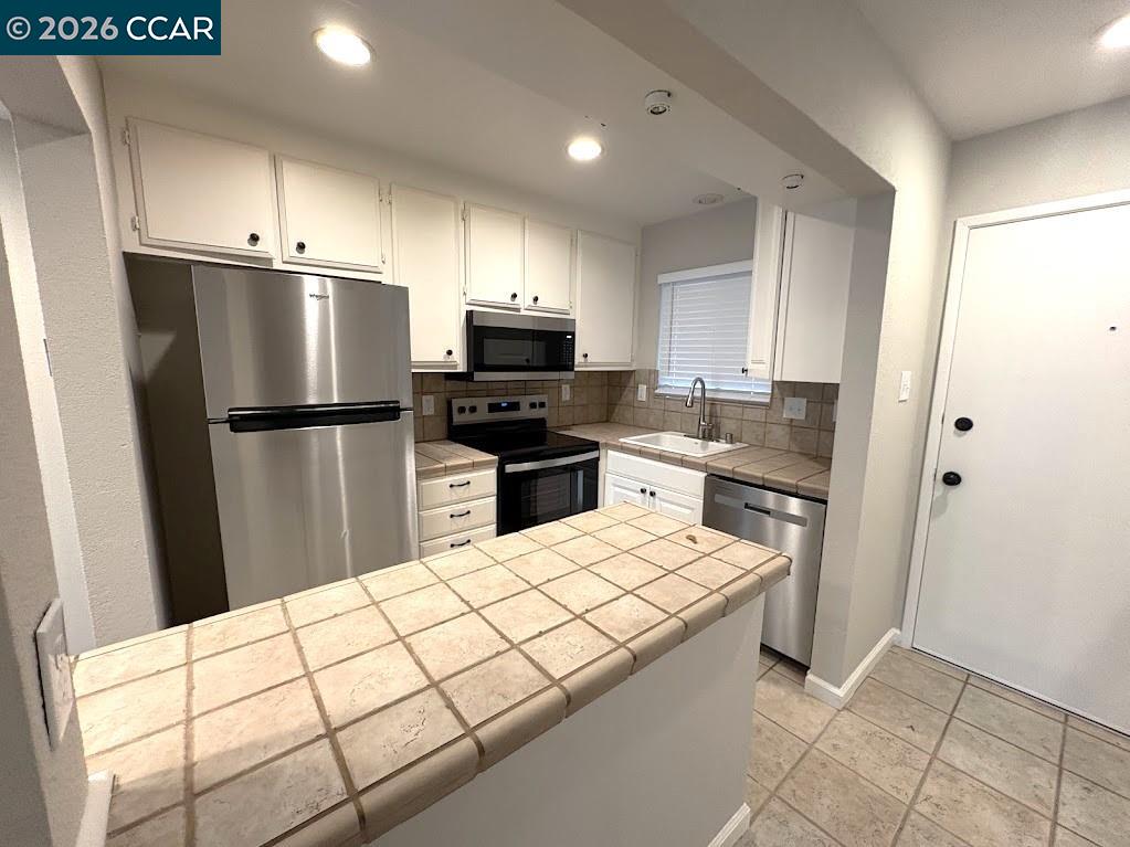 Photo #2: 41121949 Listing: Photo #2