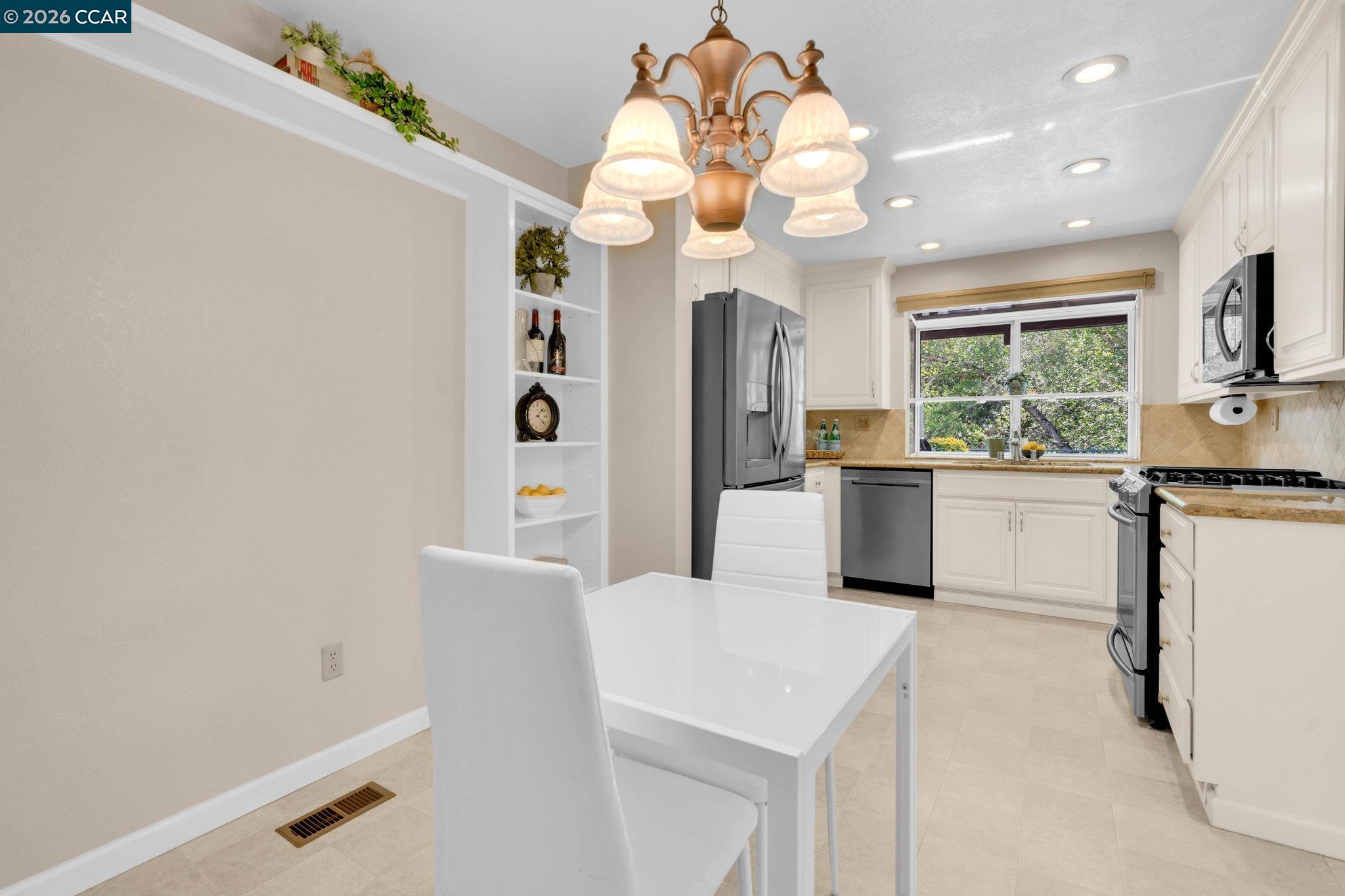 Photo #17: 41121953 Listing: Photo #17