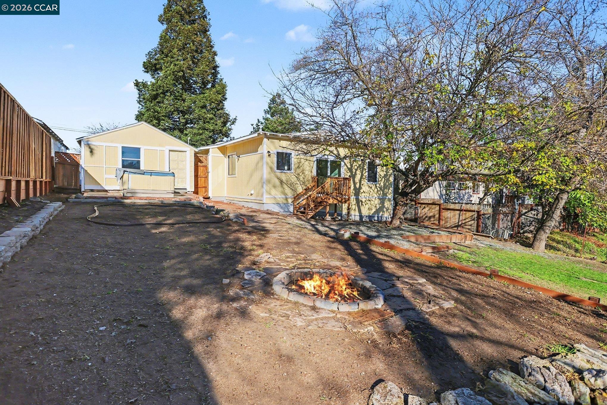 Detail Gallery Image 15 of 16 For 2900 Leslie Ave, Martinez,  CA 94553 - 2 Beds | 1 Baths