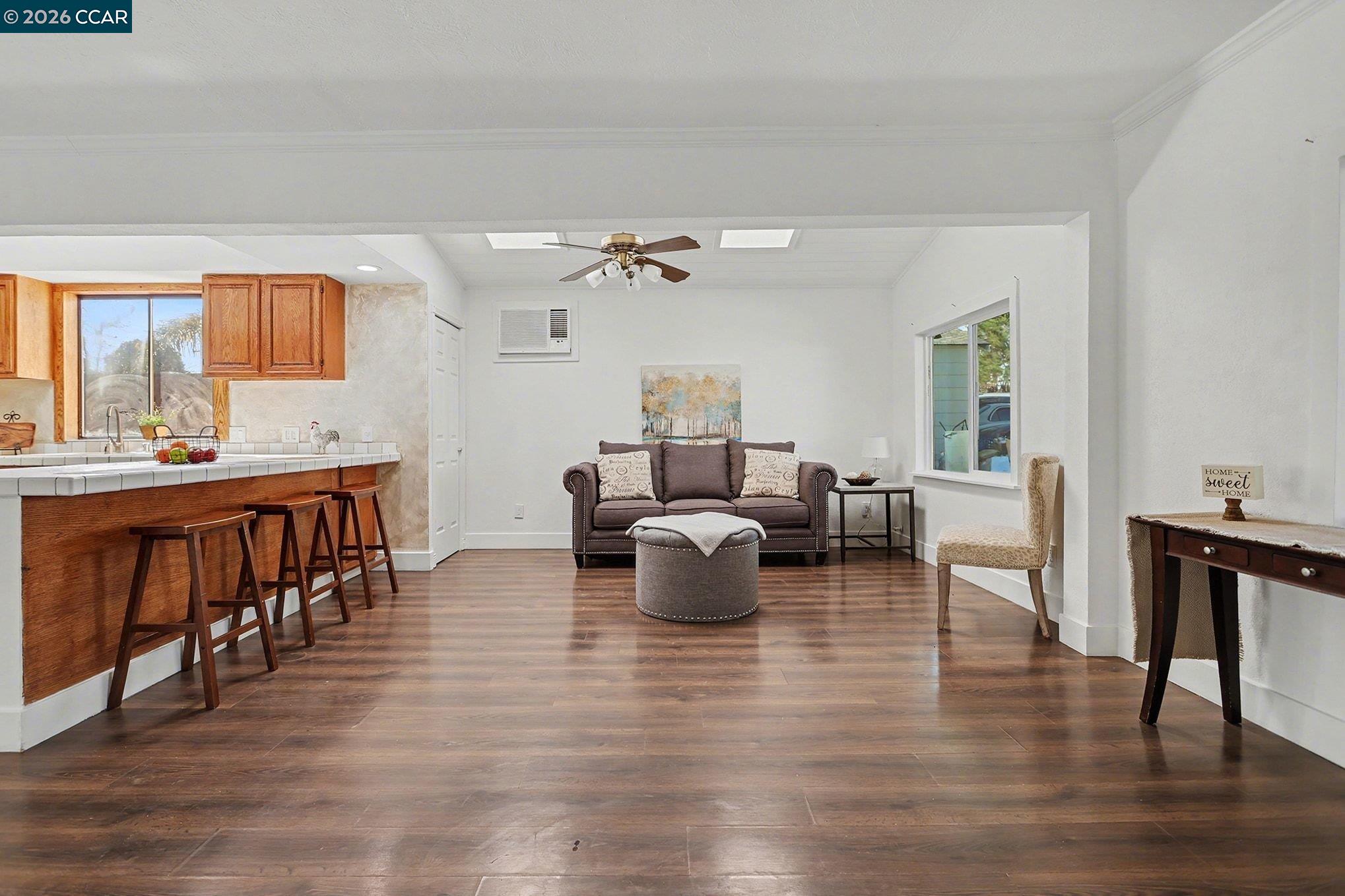 Detail Gallery Image 3 of 16 For 2900 Leslie Ave, Martinez,  CA 94553 - 2 Beds | 1 Baths