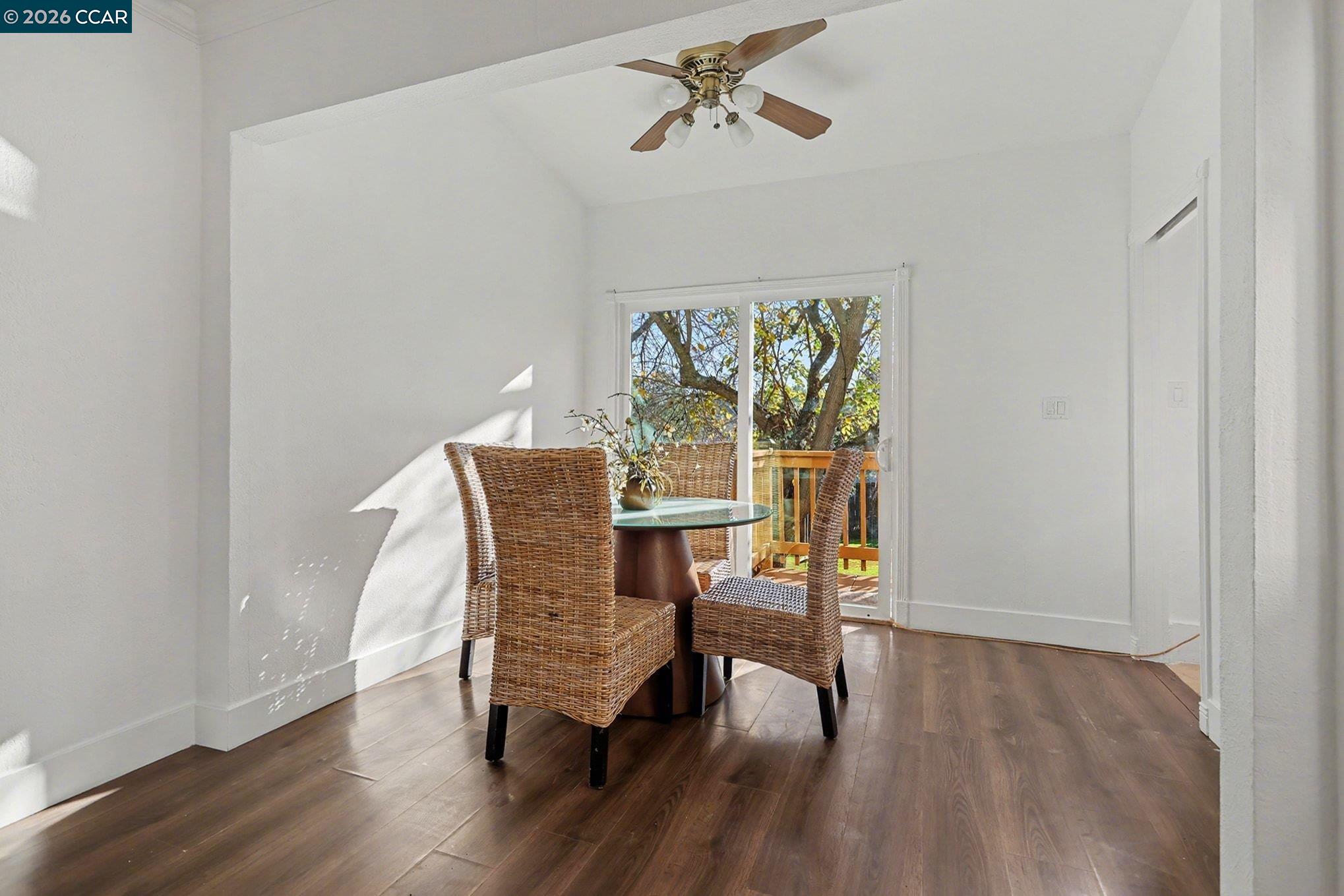 Detail Gallery Image 6 of 16 For 2900 Leslie Ave, Martinez,  CA 94553 - 2 Beds | 1 Baths