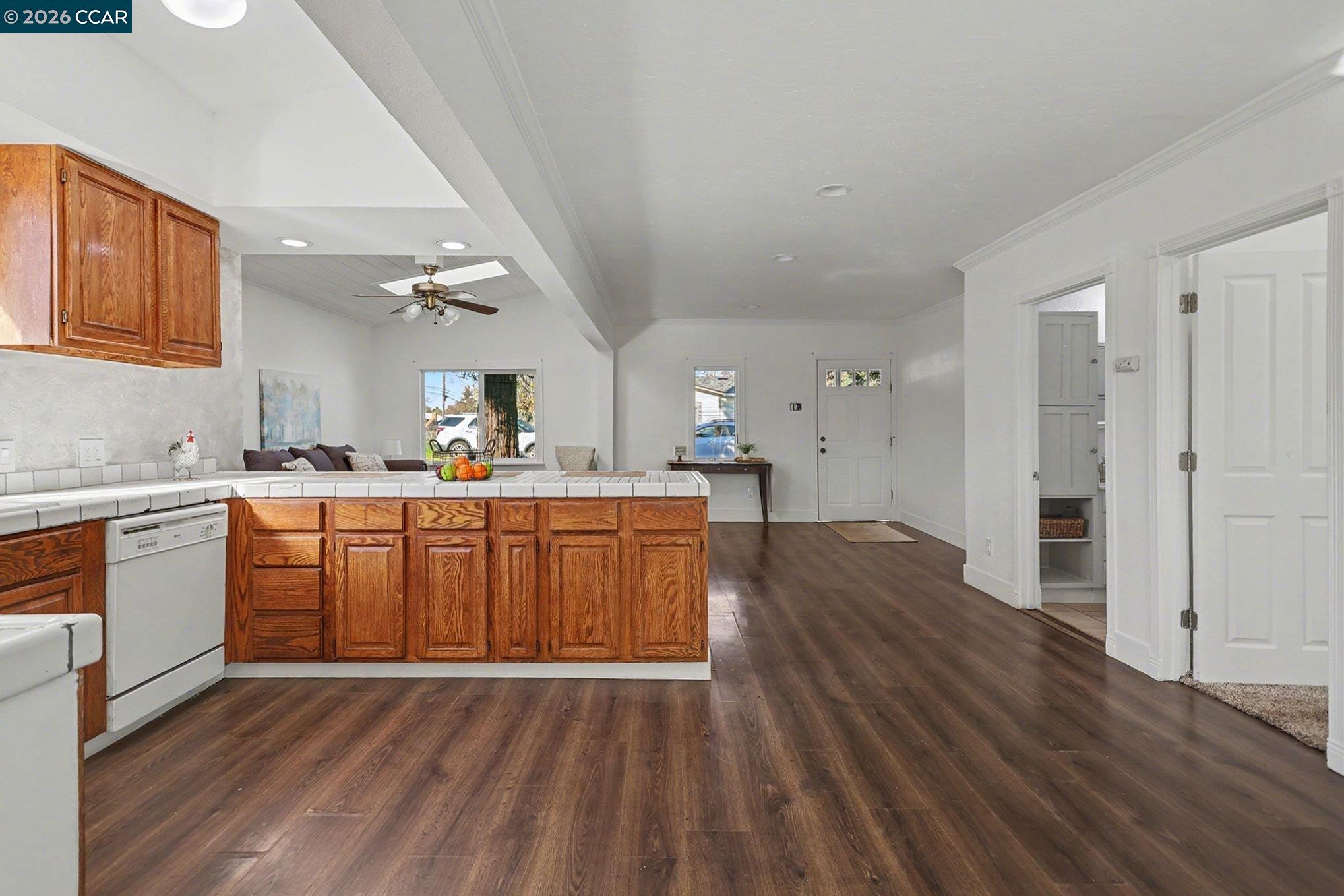 Detail Gallery Image 7 of 16 For 2900 Leslie Ave, Martinez,  CA 94553 - 2 Beds | 1 Baths