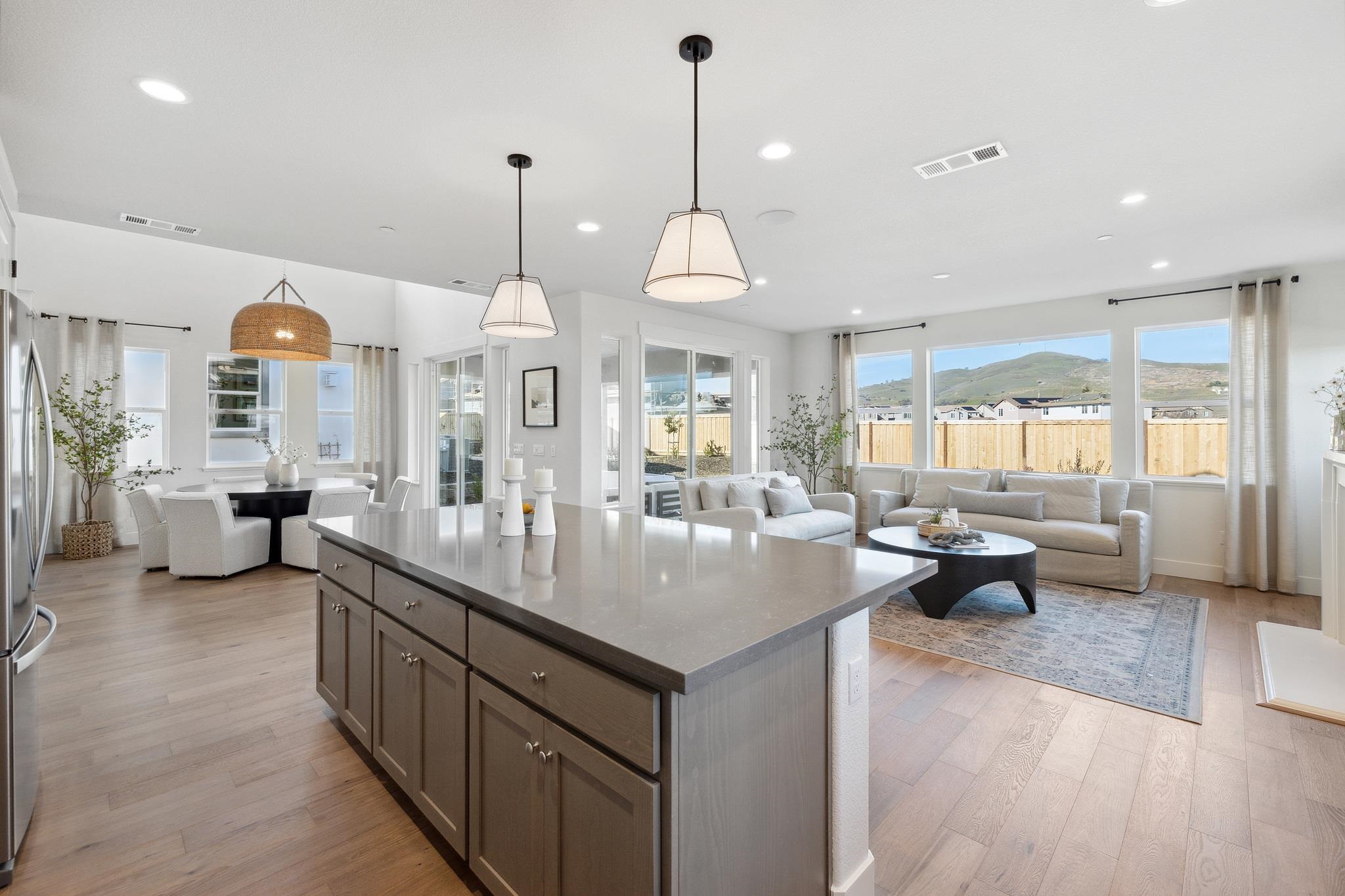 Detail Gallery Image 14 of 57 For 1516 Millennium Way, Fairfield,  CA 94533 - 4 Beds | 3 Baths