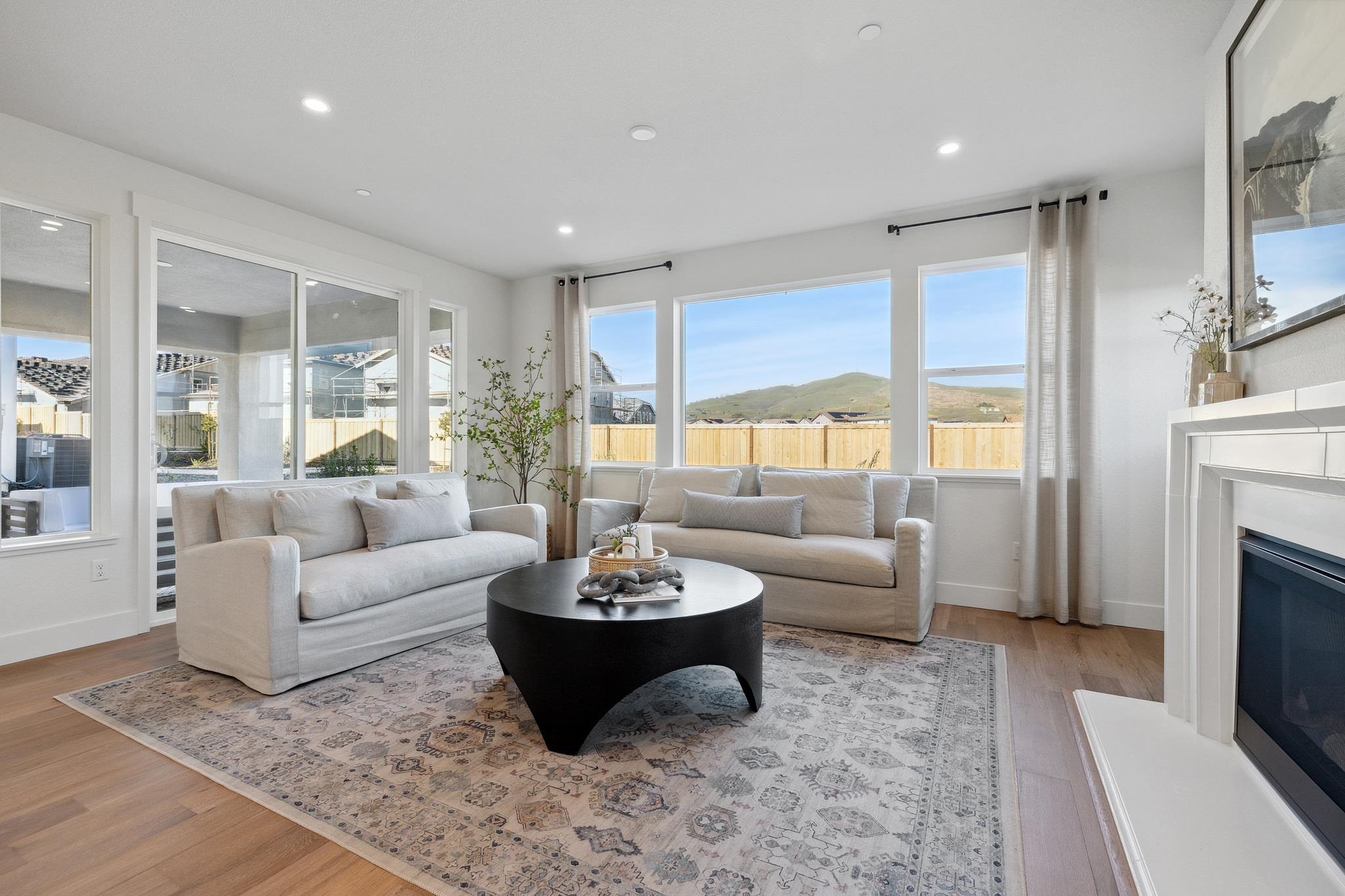 Detail Gallery Image 15 of 57 For 1516 Millennium Way, Fairfield,  CA 94533 - 4 Beds | 3 Baths