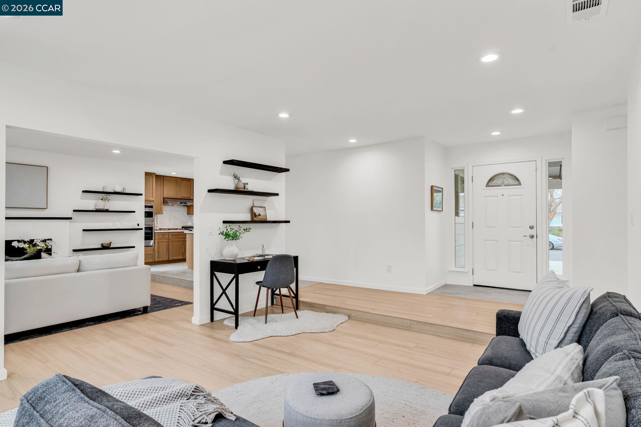 Detail Gallery Image 18 of 37 For 1866 Elkwood Dr, Concord,  CA 94519 - 3 Beds | 2 Baths