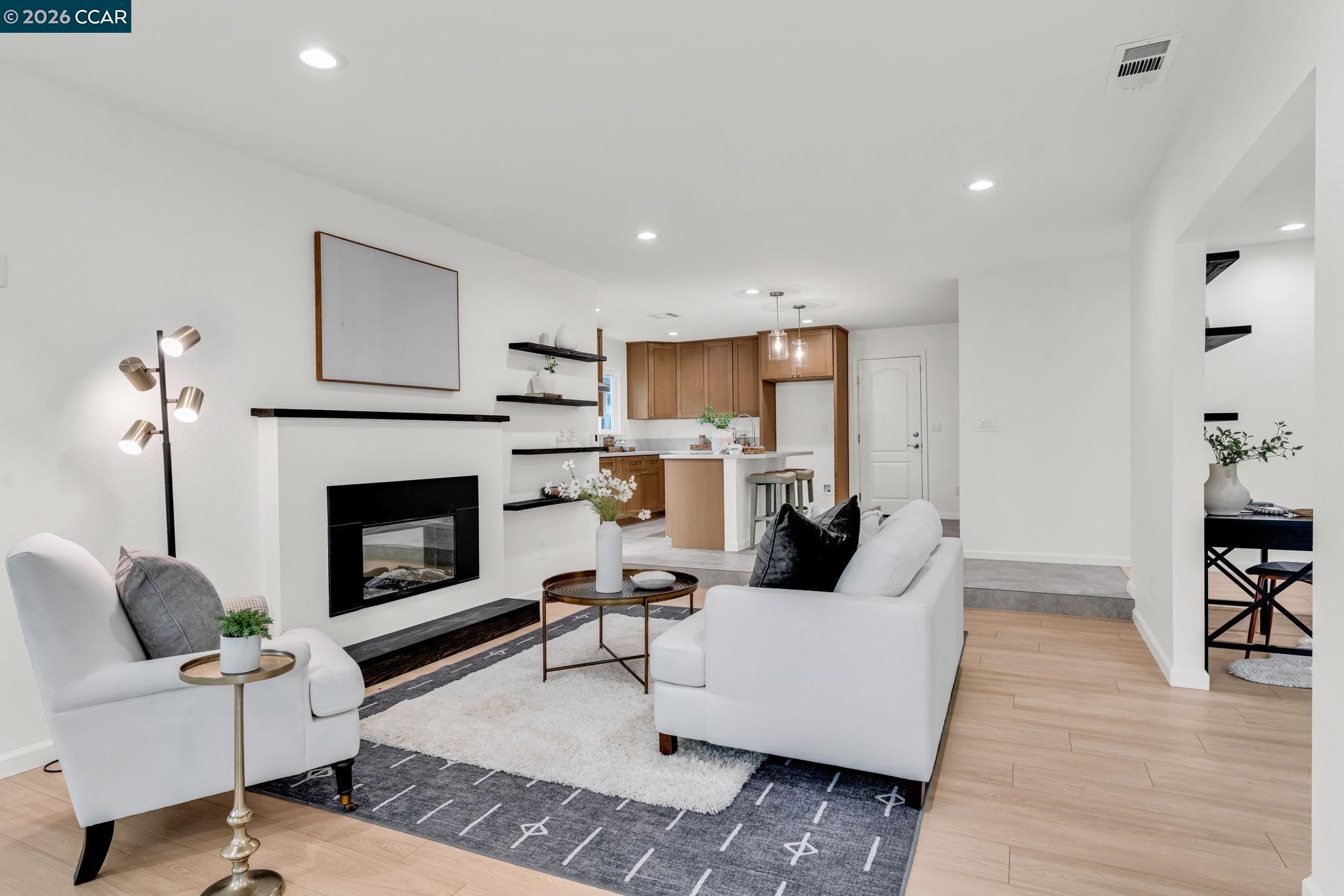 Detail Gallery Image 7 of 37 For 1866 Elkwood Dr, Concord,  CA 94519 - 3 Beds | 2 Baths