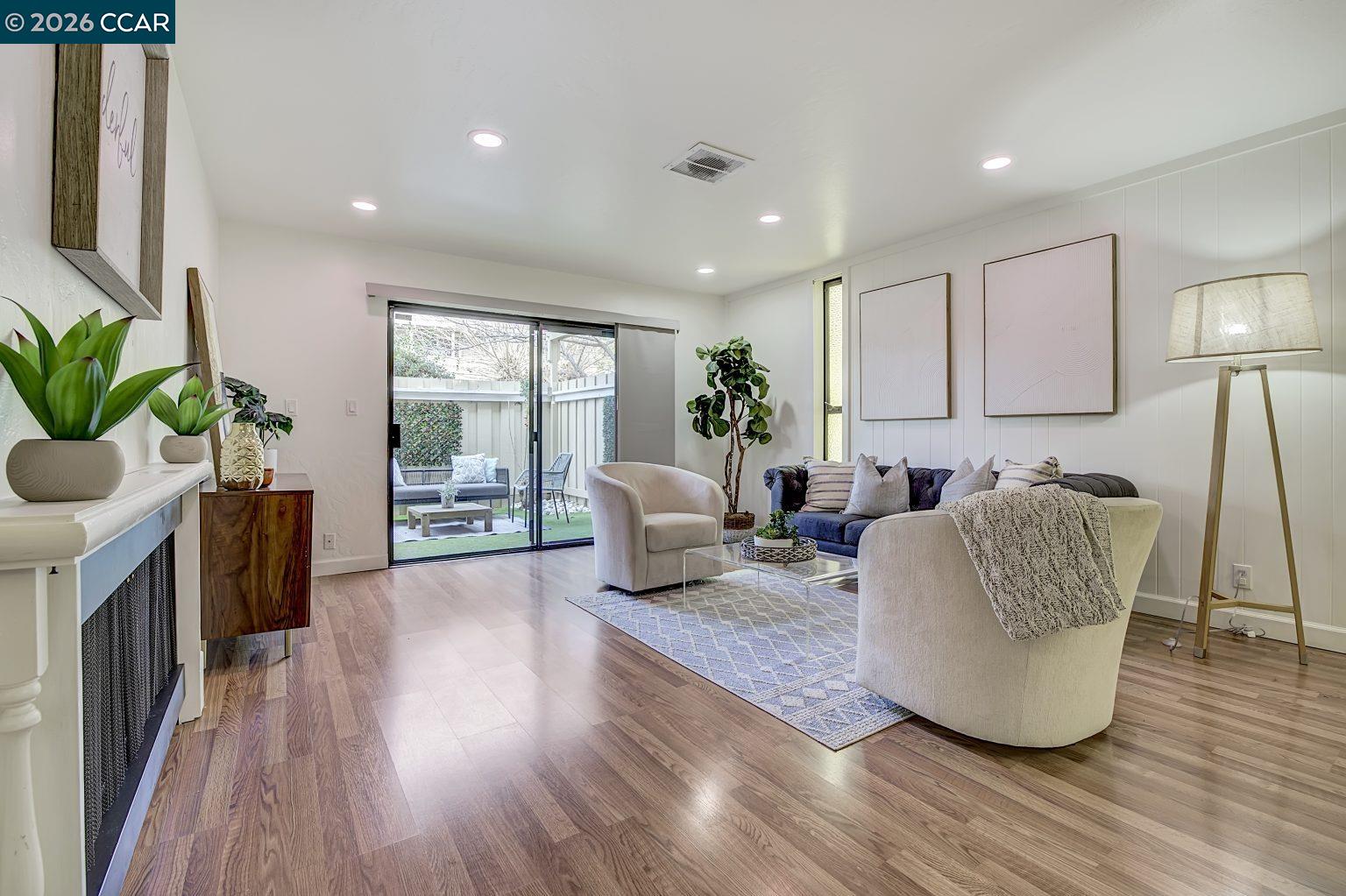 Photo #1: 41121984 Listing: Photo #1