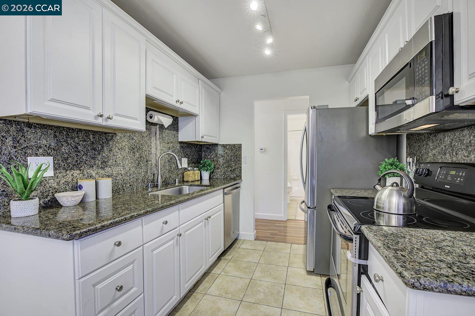 Photo #12: 41121984 Listing: Photo #12