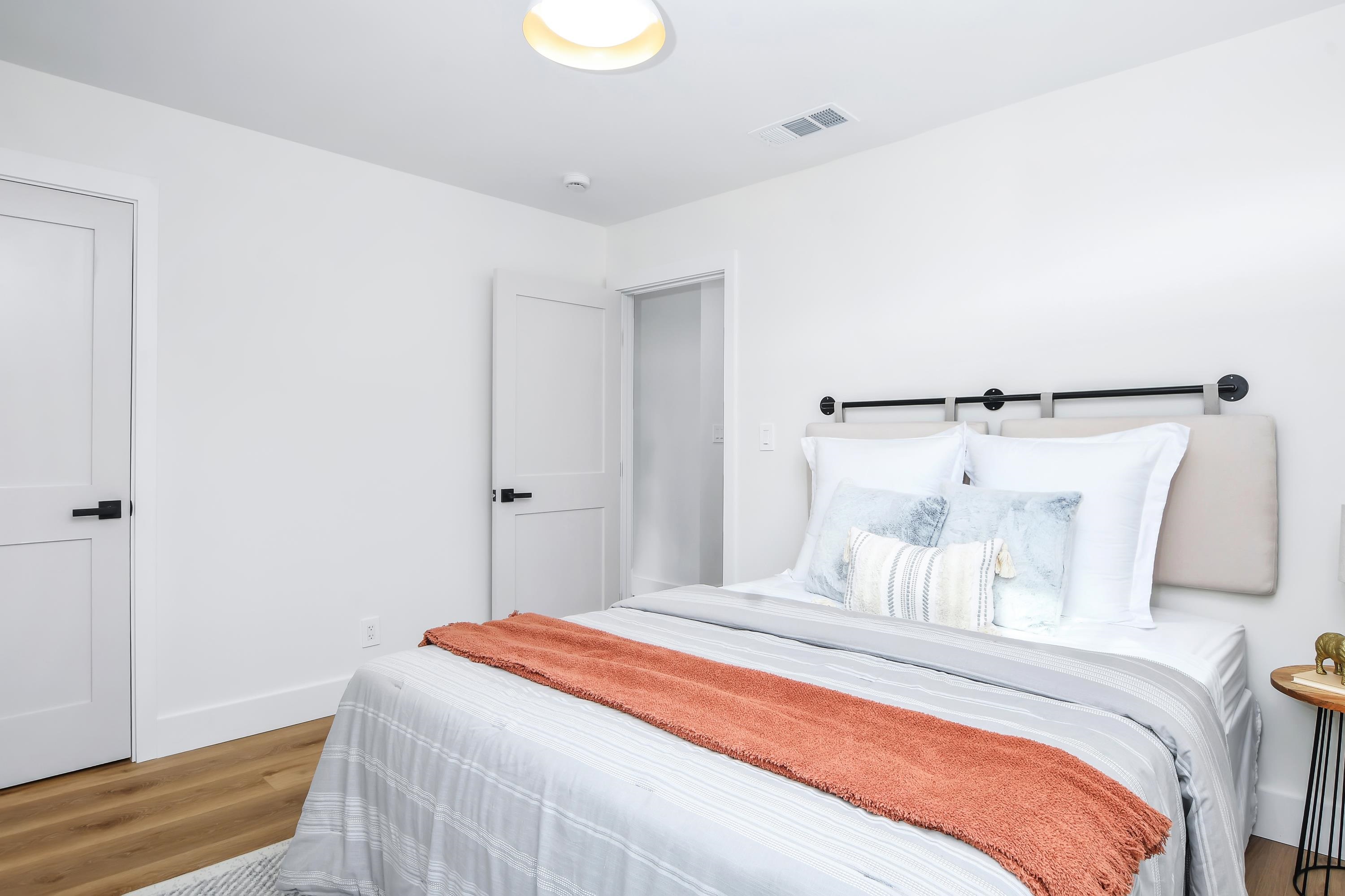 Detail Gallery Image 17 of 30 For 4 Rosalita Ln, Millbrae,  CA 94030 - 3 Beds | 1 Baths