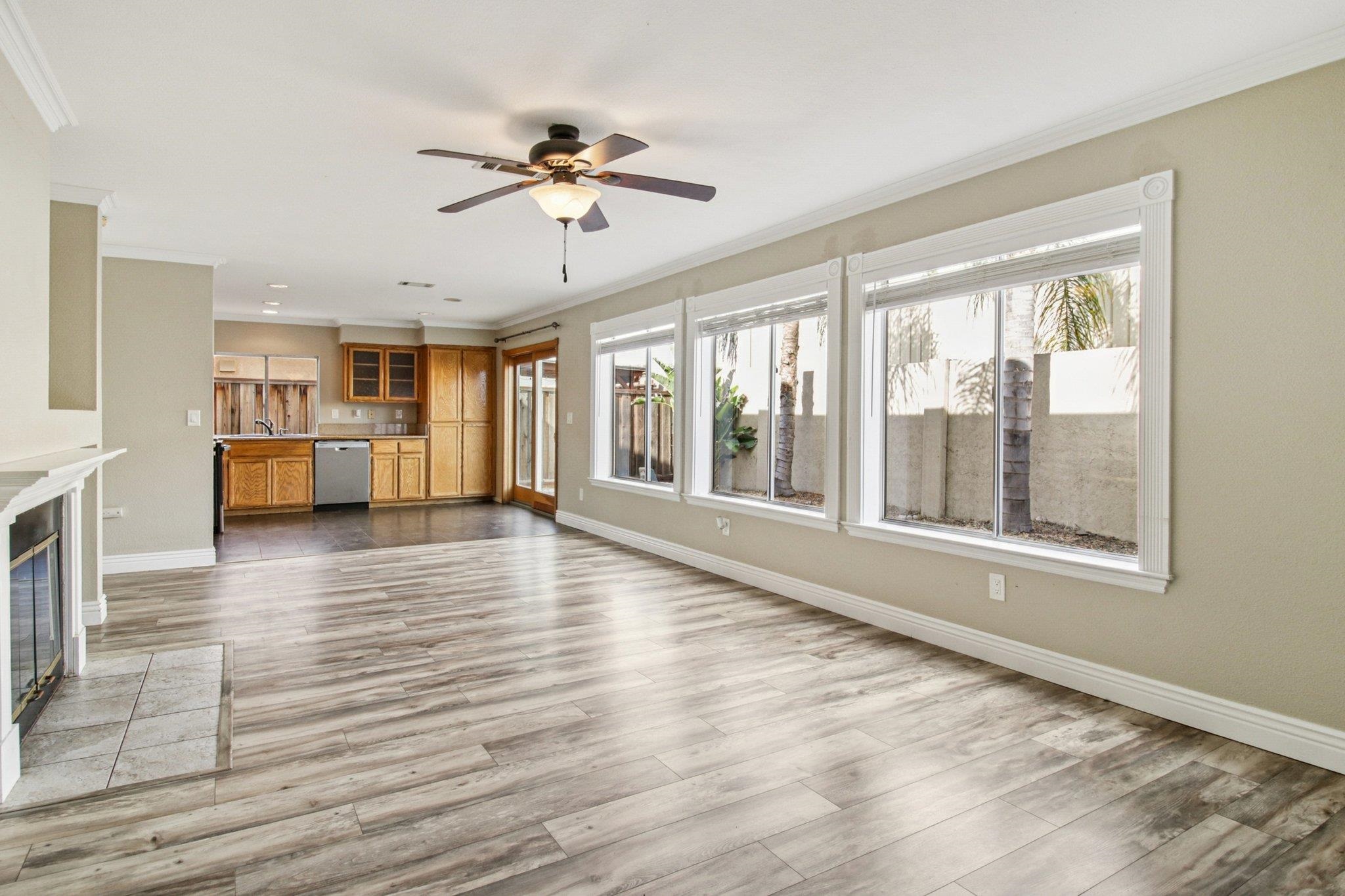 Detail Gallery Image 11 of 32 For 1559 Freed Cir, Pittsburg,  CA 94565 - 4 Beds | 2/1 Baths