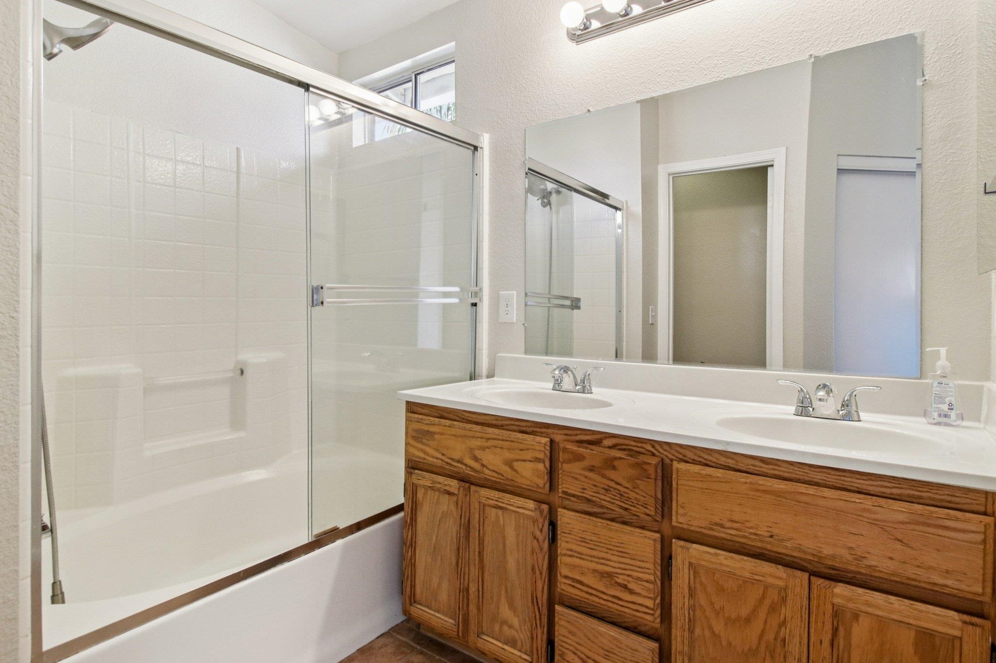 Detail Gallery Image 23 of 32 For 1559 Freed Cir, Pittsburg,  CA 94565 - 4 Beds | 2/1 Baths