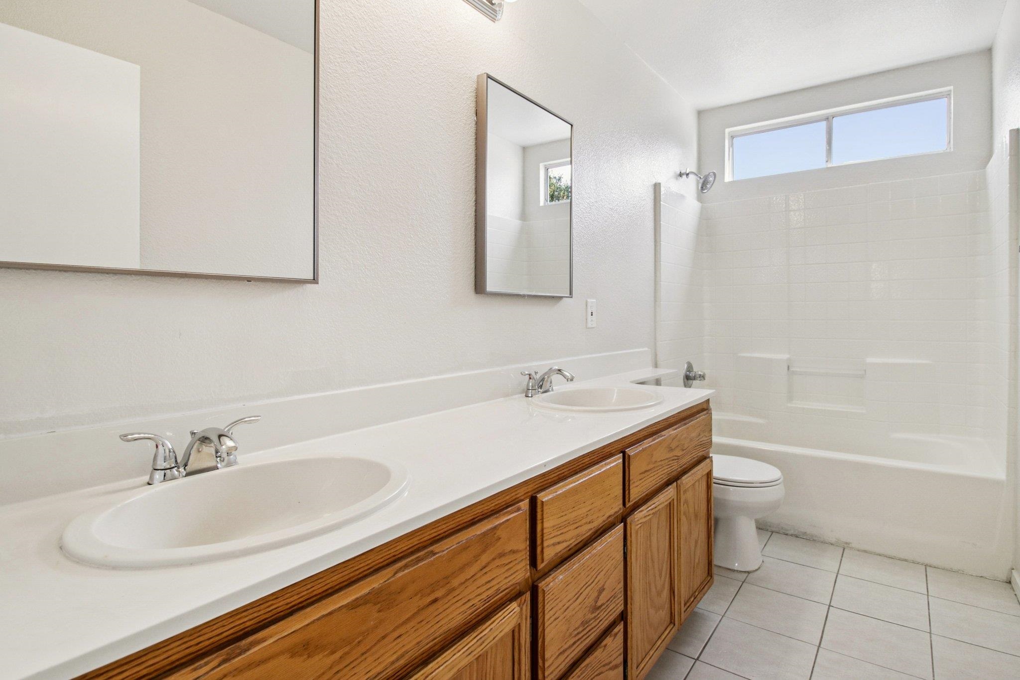 Detail Gallery Image 29 of 32 For 1559 Freed Cir, Pittsburg,  CA 94565 - 4 Beds | 2/1 Baths