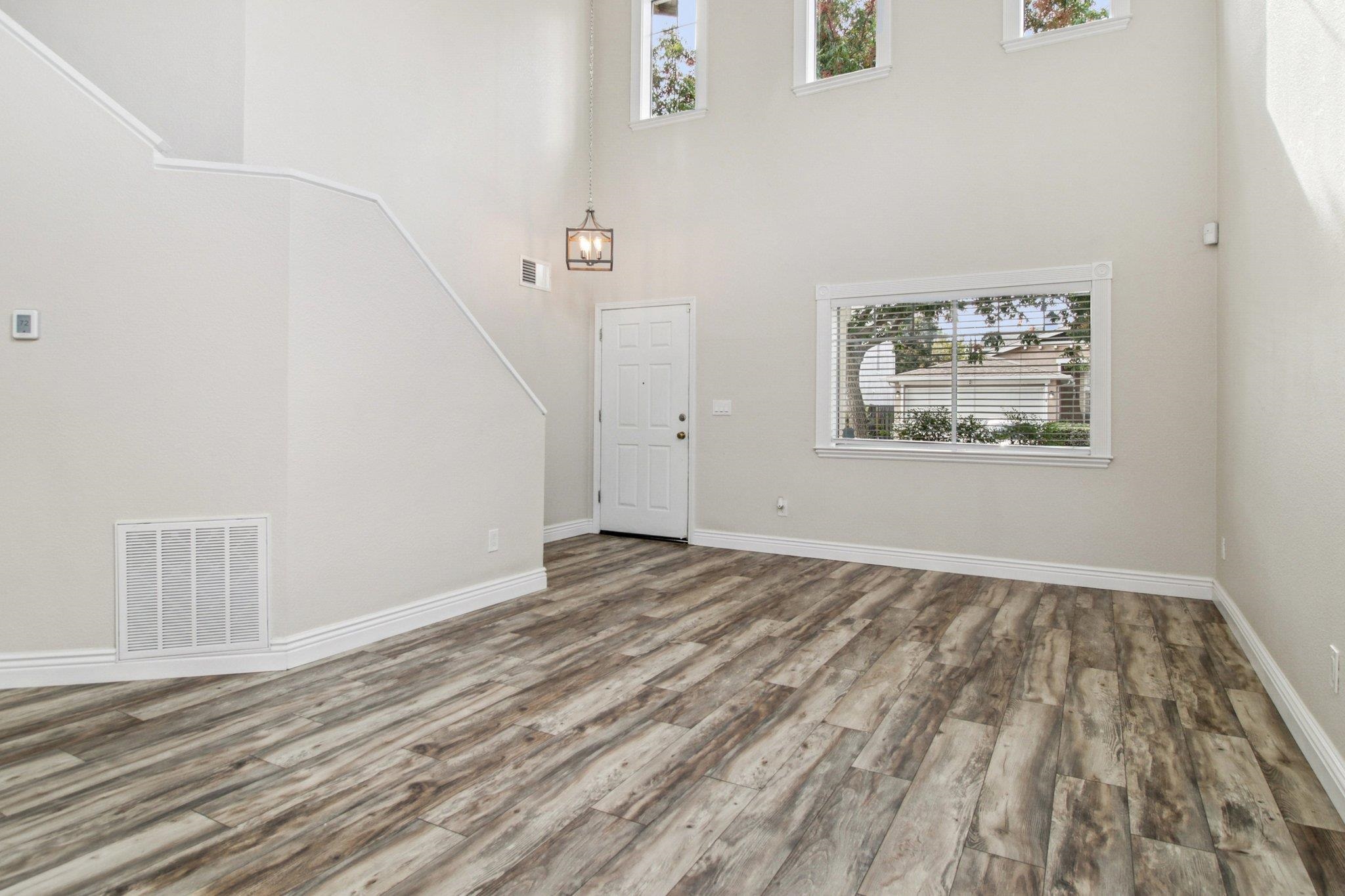 Detail Gallery Image 6 of 32 For 1559 Freed Cir, Pittsburg,  CA 94565 - 4 Beds | 2/1 Baths