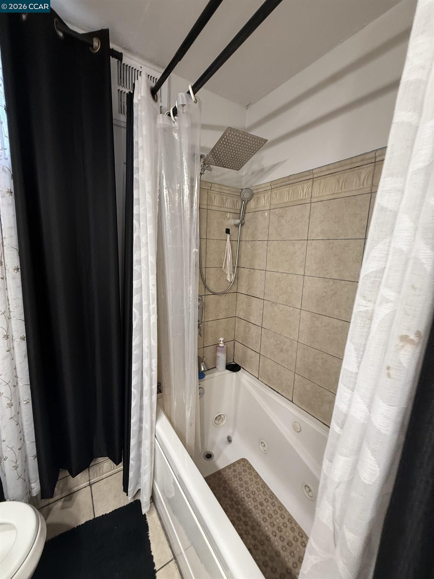 Detail Gallery Image 5 of 14 For 1698 151st Ave, –,  CA 94578 - 4 Beds | 2/1 Baths