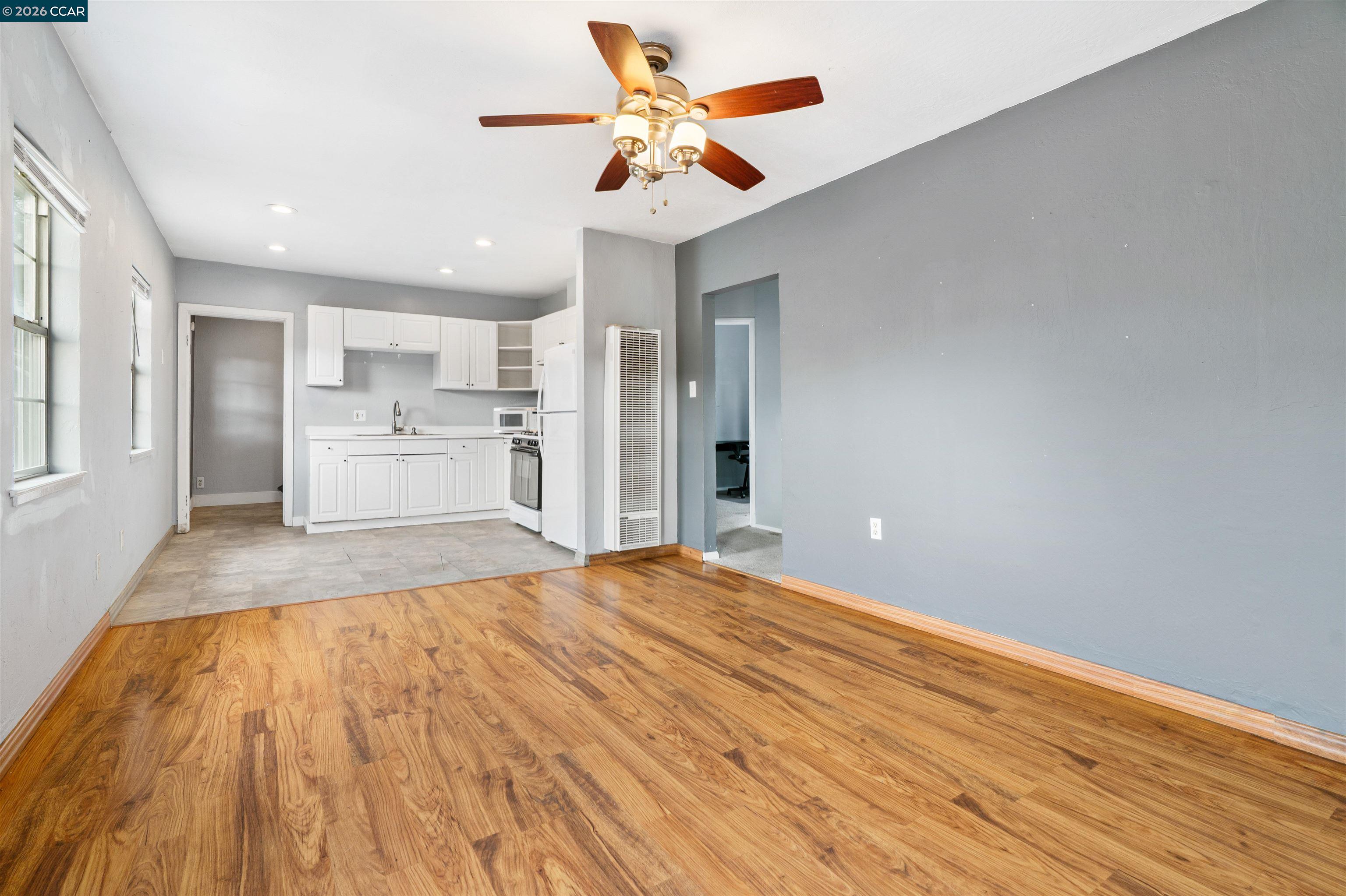 Detail Gallery Image 5 of 34 For 2831 Almond Street, Martinez,  CA 94553-5344 - 3 Beds | 2 Baths